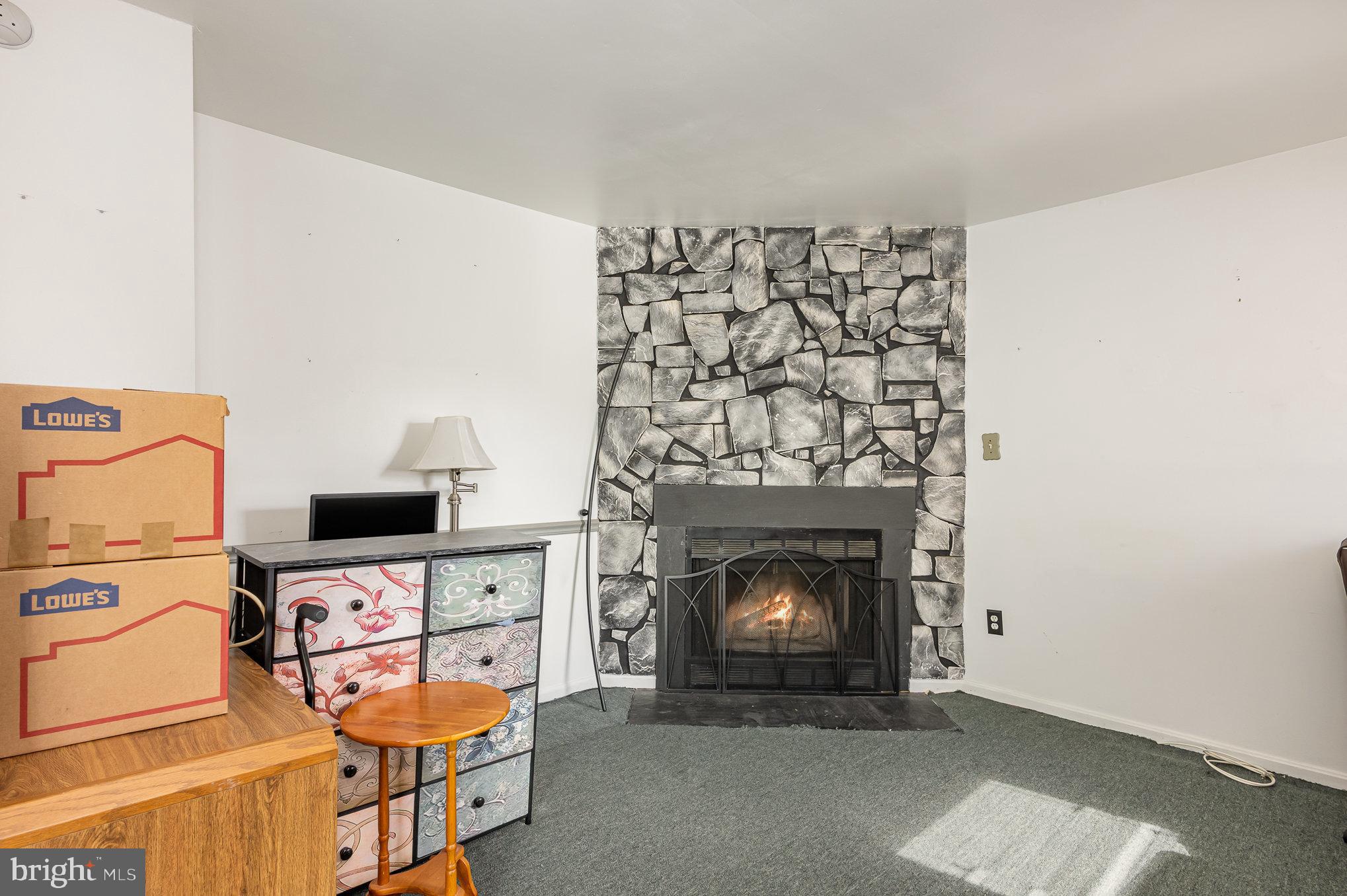 1302 Kings Valley Dr