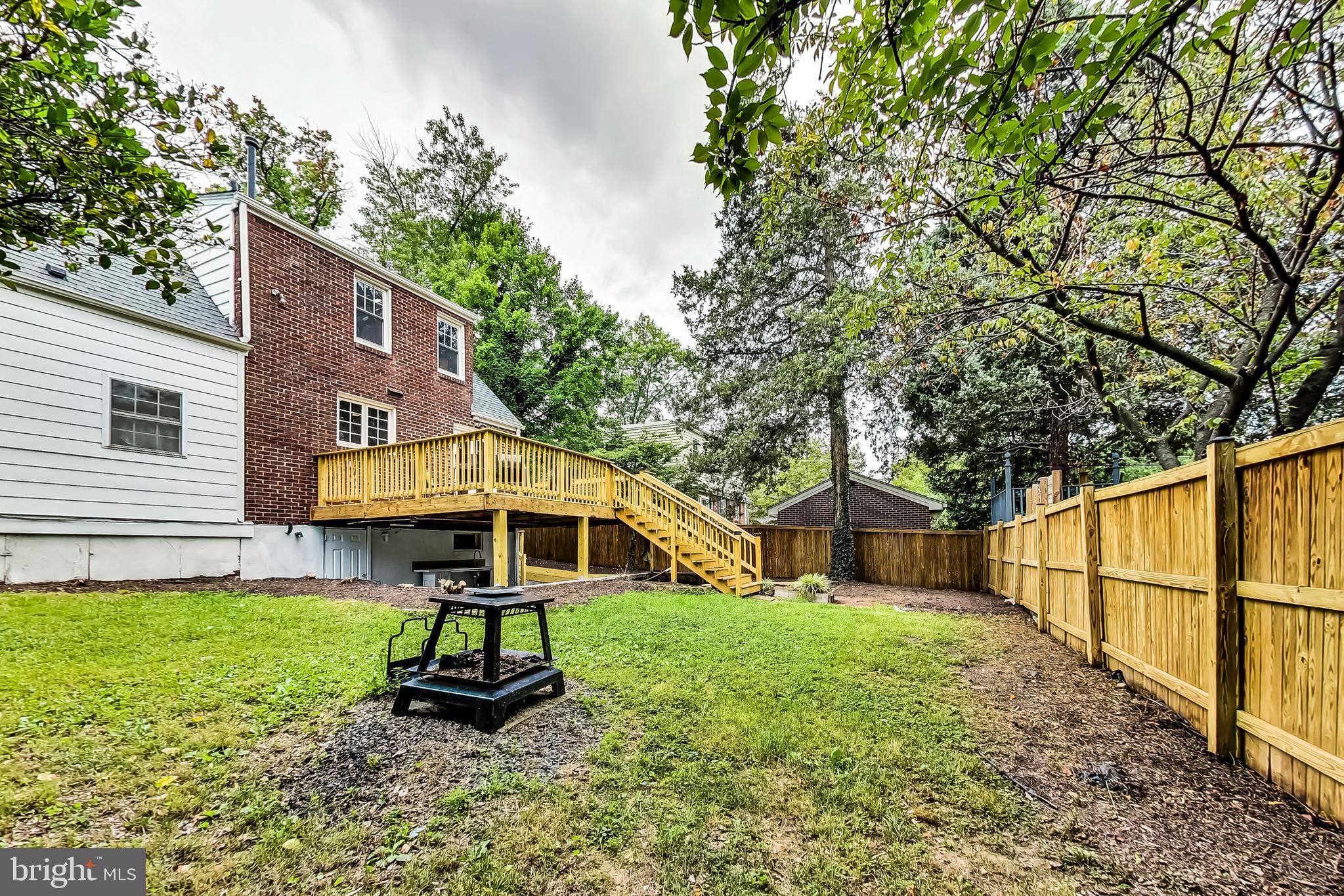 1405 S Greenbrier STREET