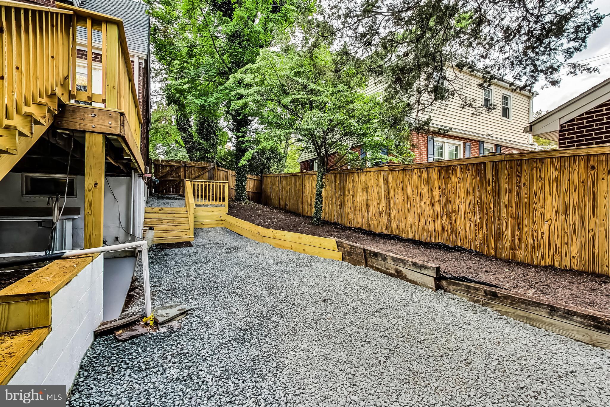 1405 S Greenbrier STREET