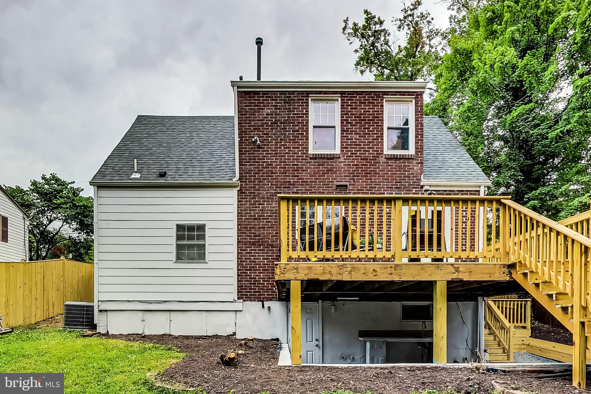 1405 S Greenbrier STREET