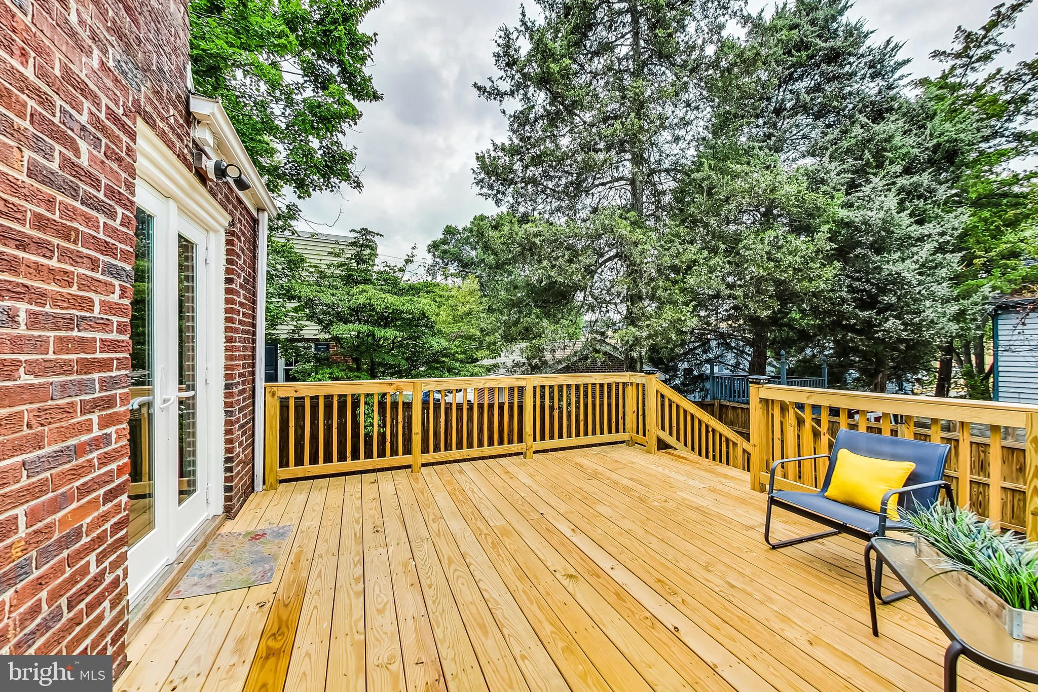 1405 S Greenbrier STREET