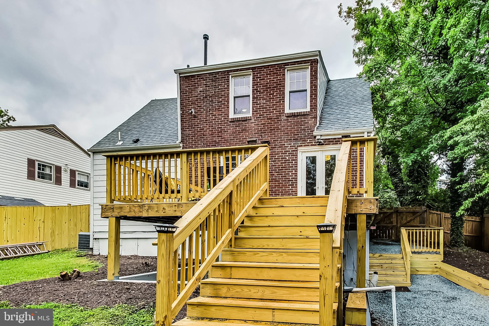 1405 S Greenbrier STREET