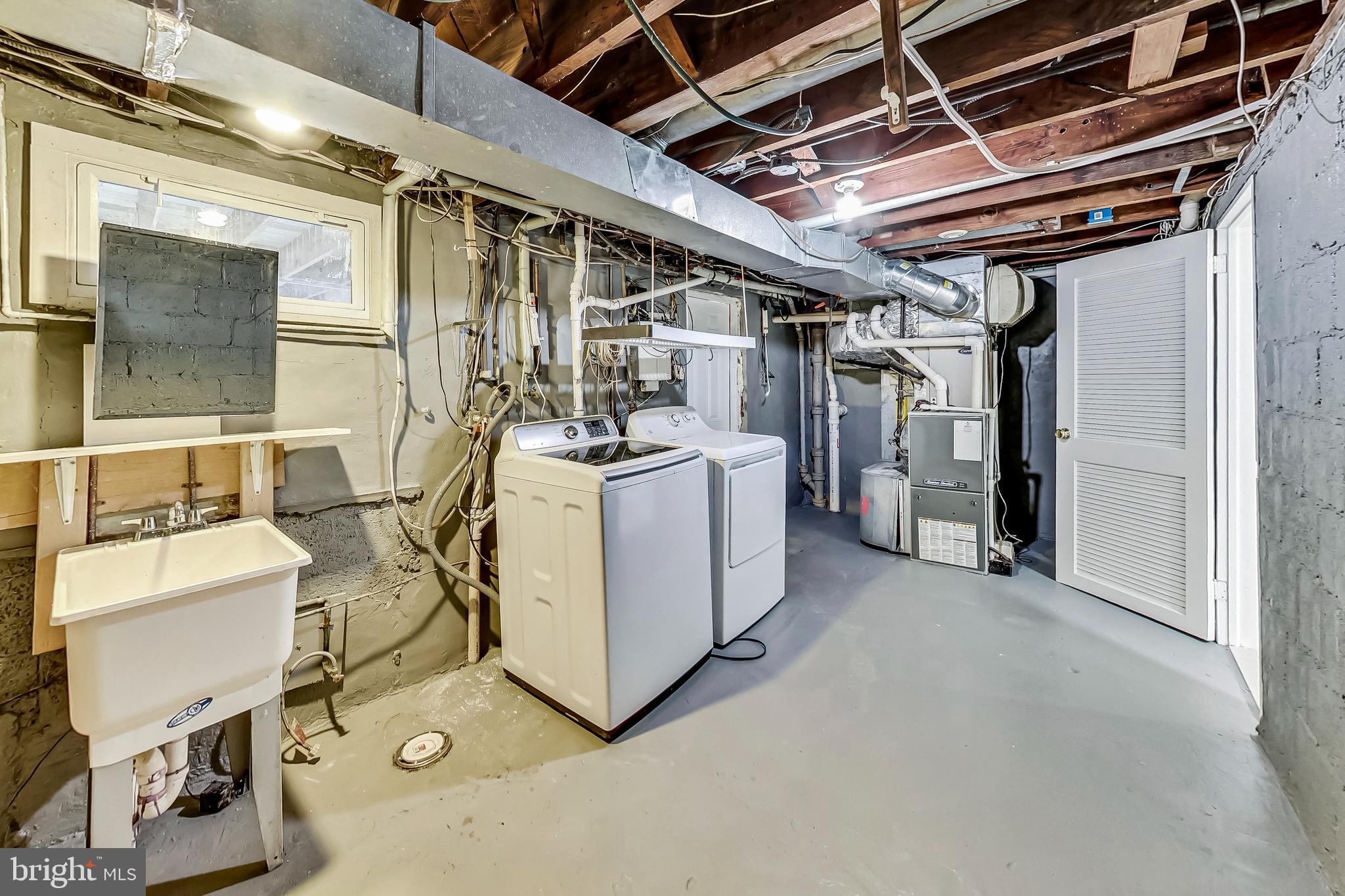 1405 S Greenbrier STREET