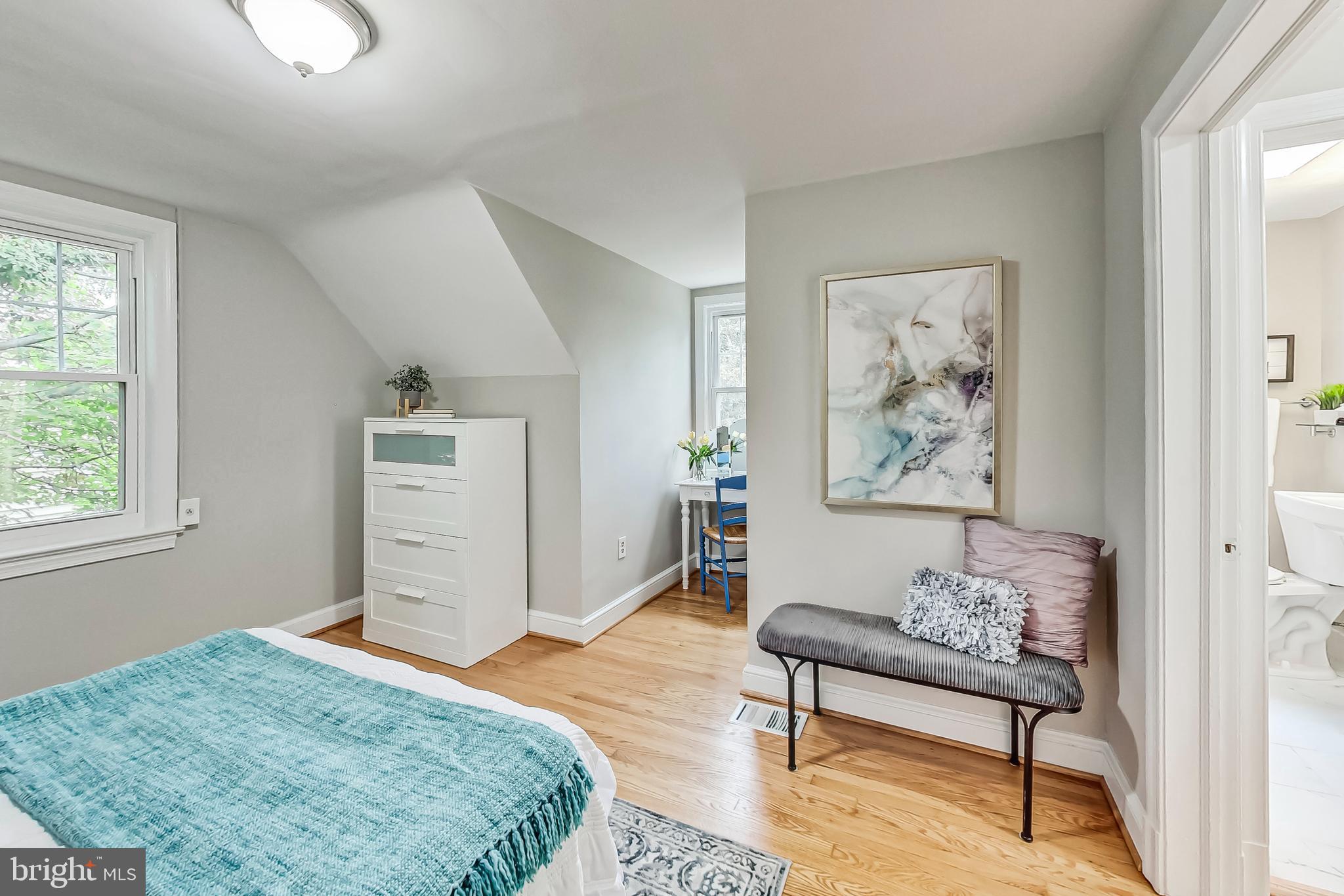 1405 S Greenbrier STREET
