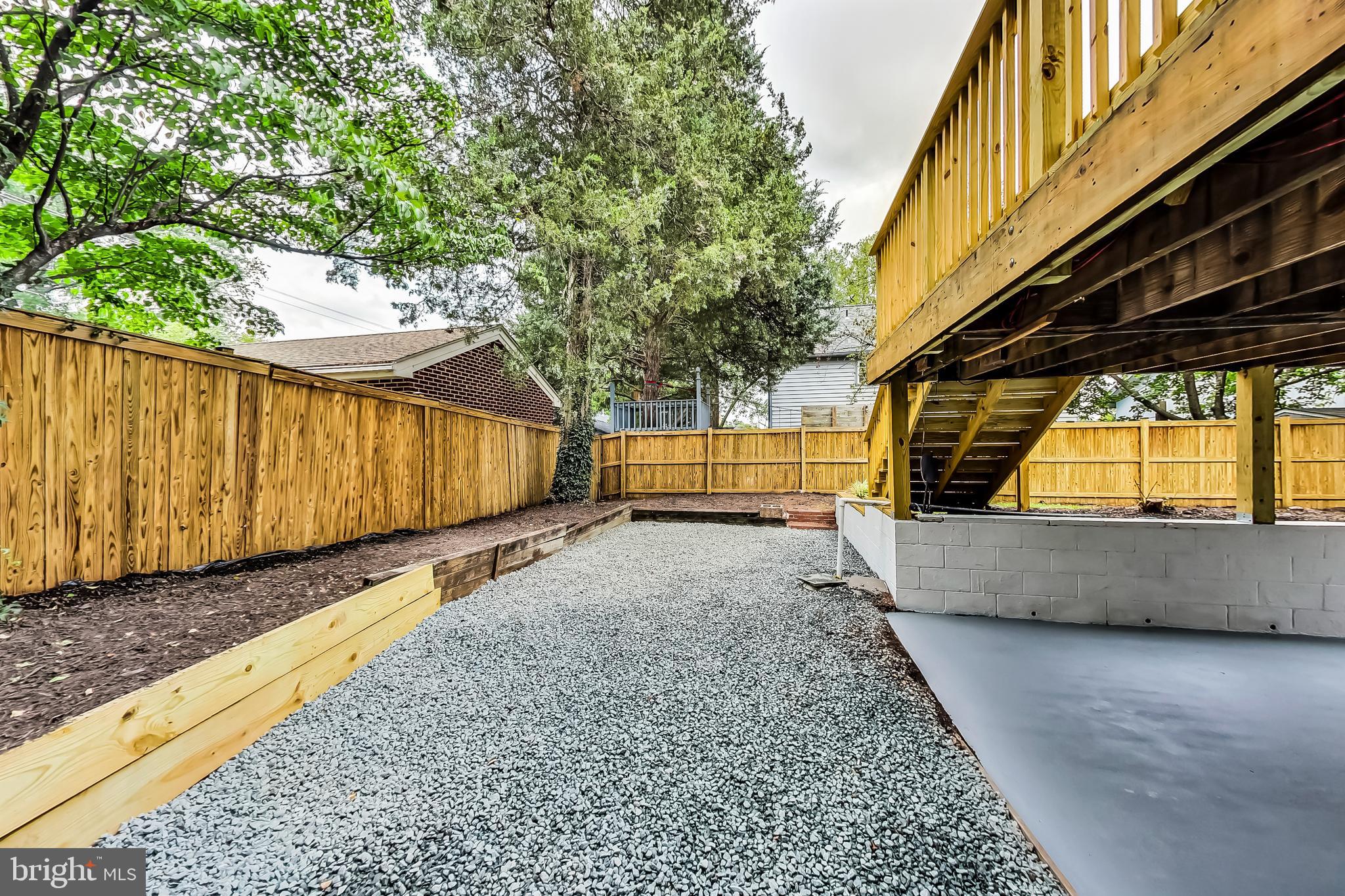 1405 S Greenbrier STREET