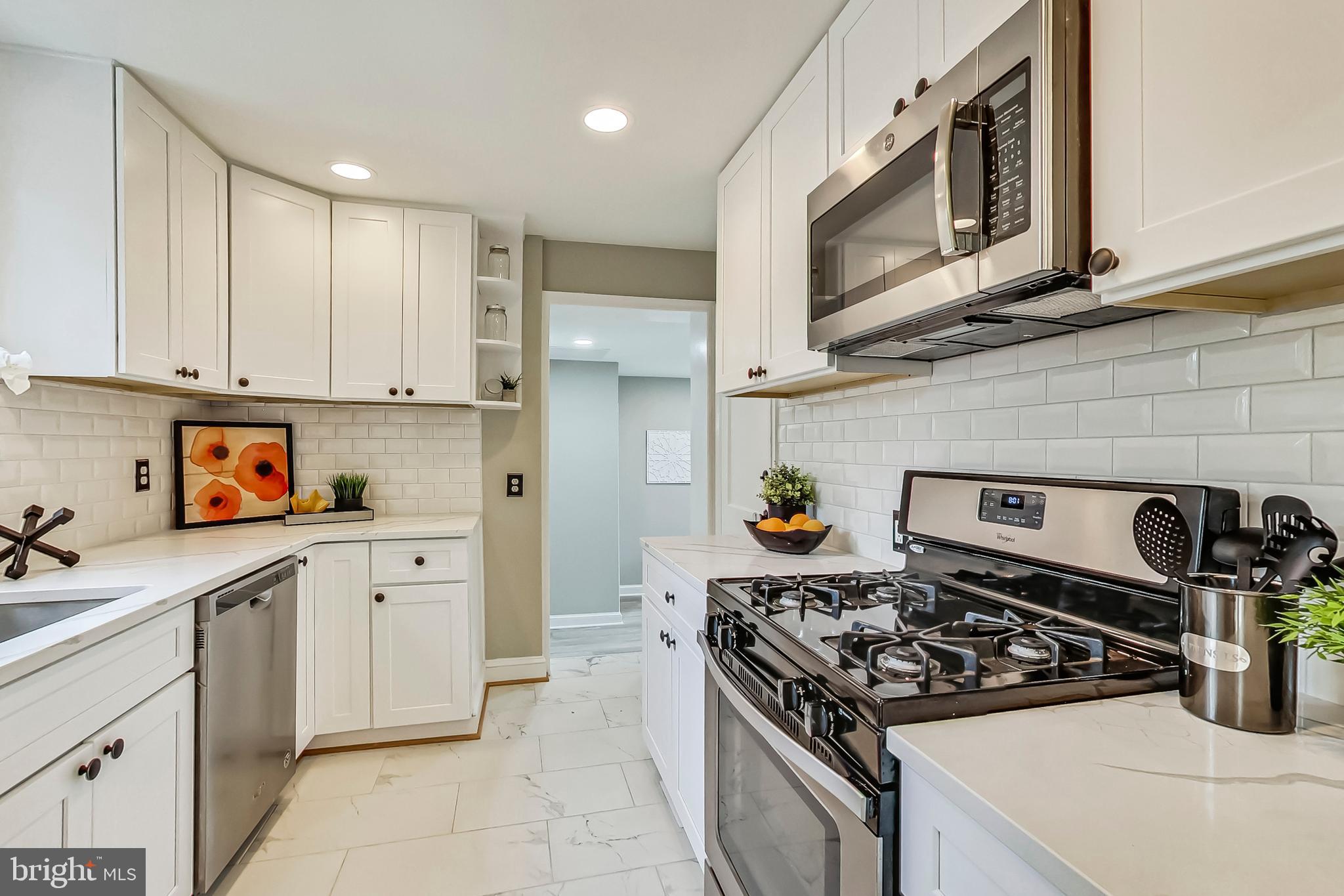 1405 S Greenbrier STREET