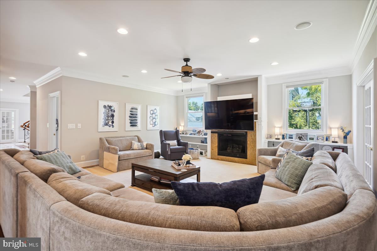 709 N Florida STREET