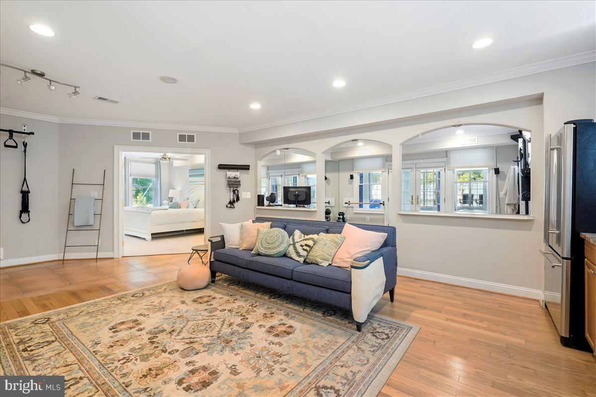 709 N Florida STREET