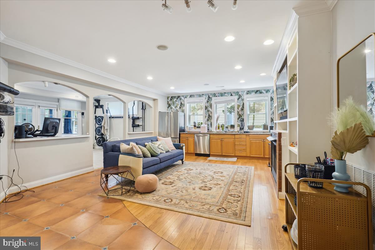 709 N Florida STREET