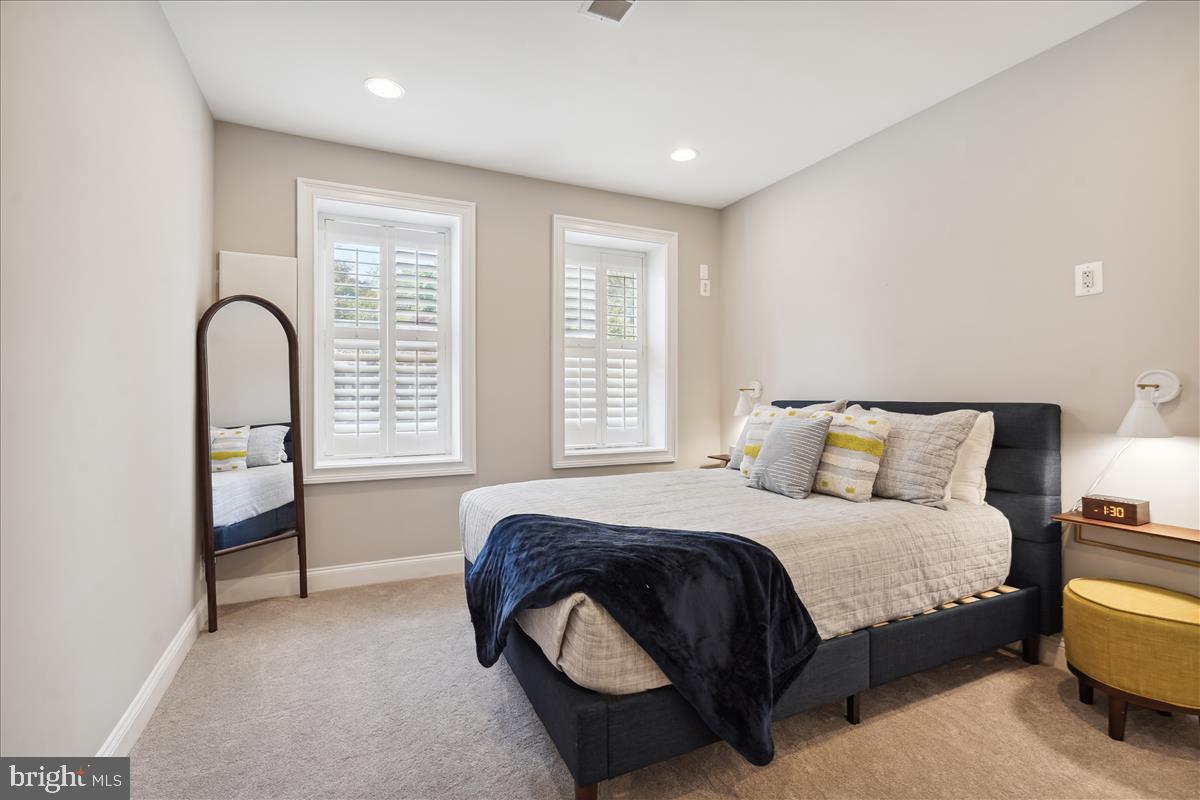 709 N Florida STREET