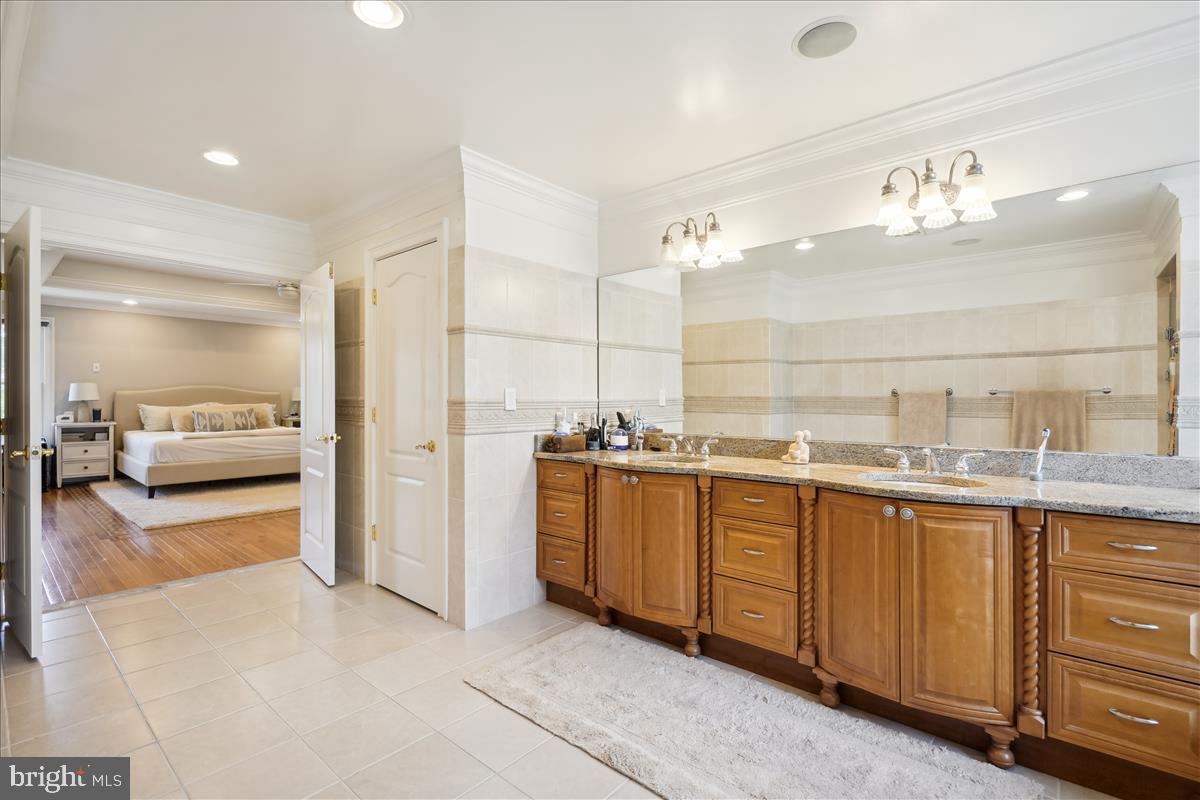 709 N Florida STREET