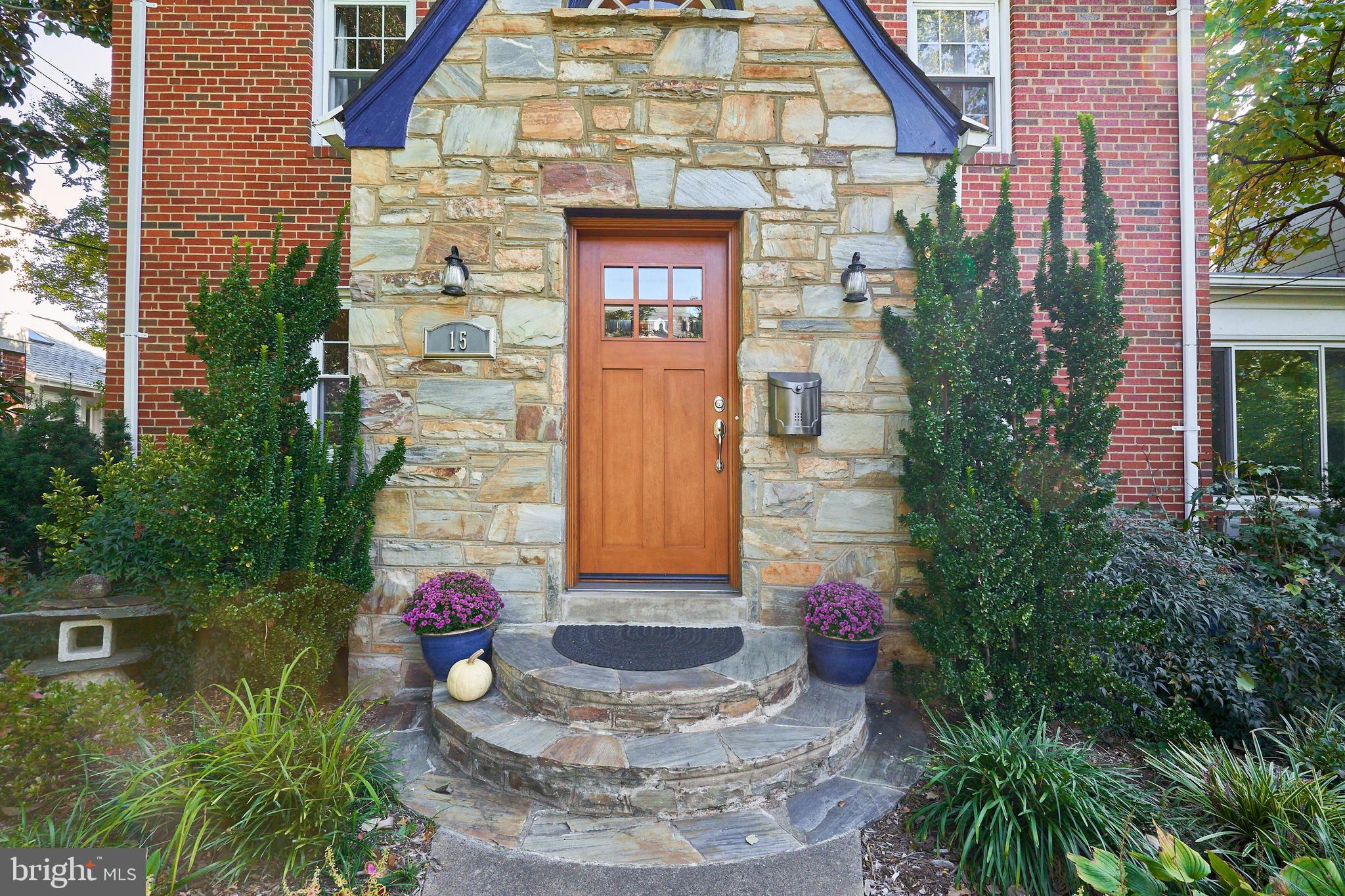 15 N Fenwick STREET