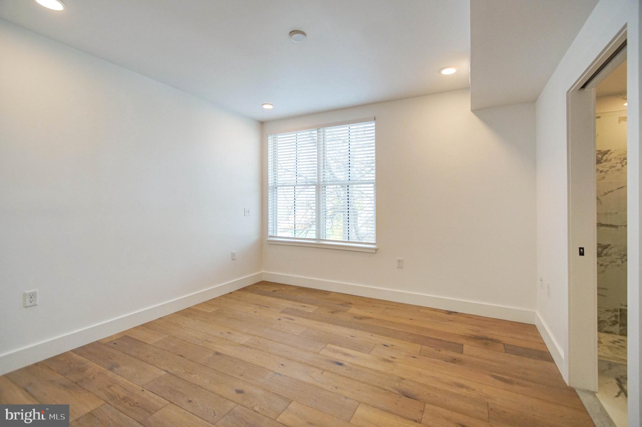 1245 N Pierce STREET Unit: 6