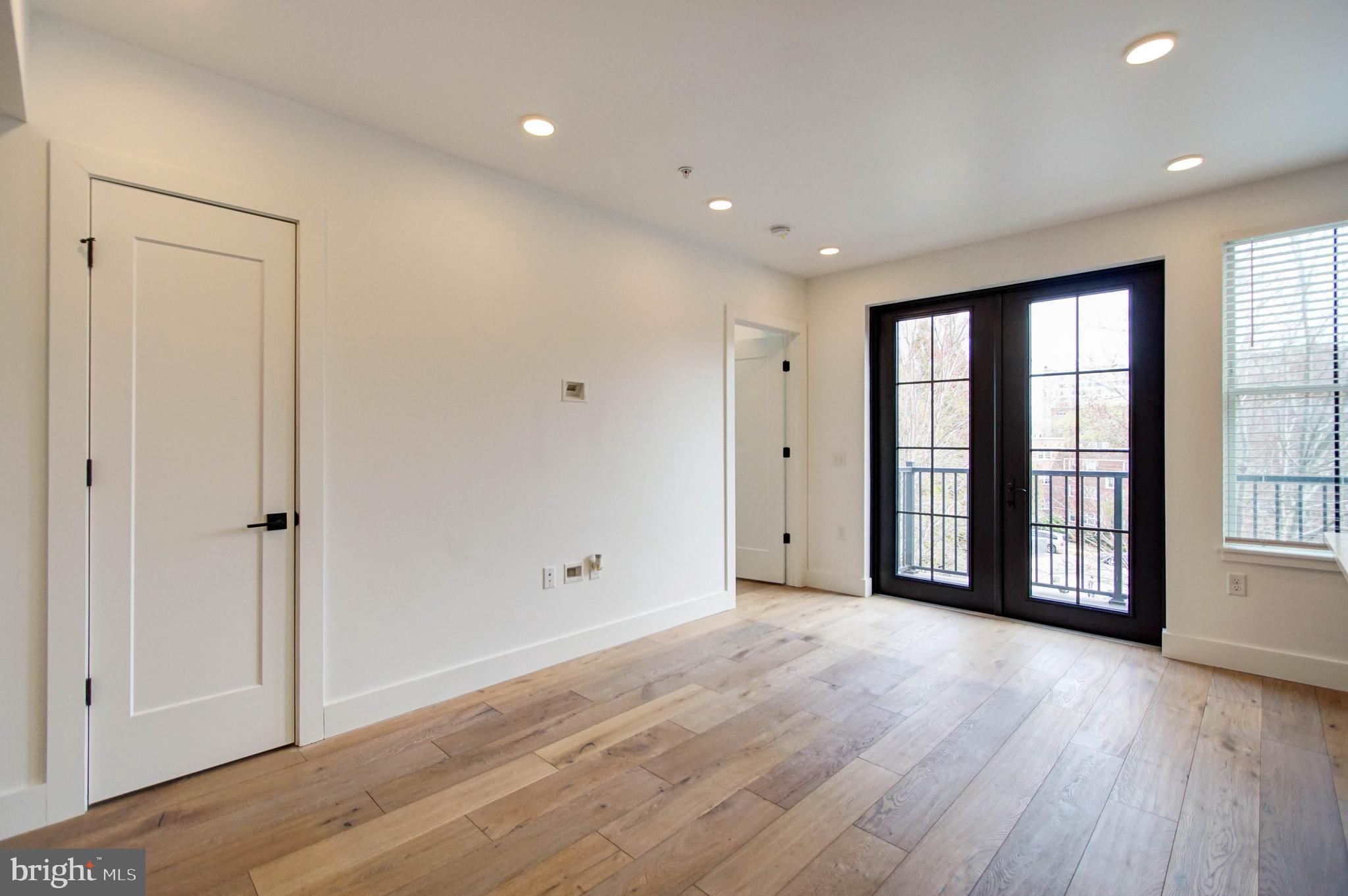 1245 N Pierce STREET Unit: 6