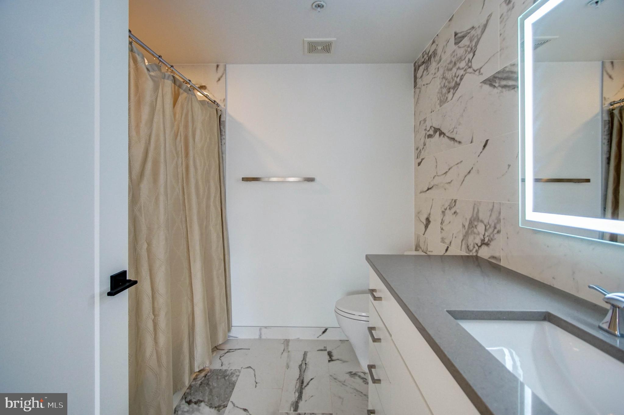 1245 N Pierce STREET Unit: 6