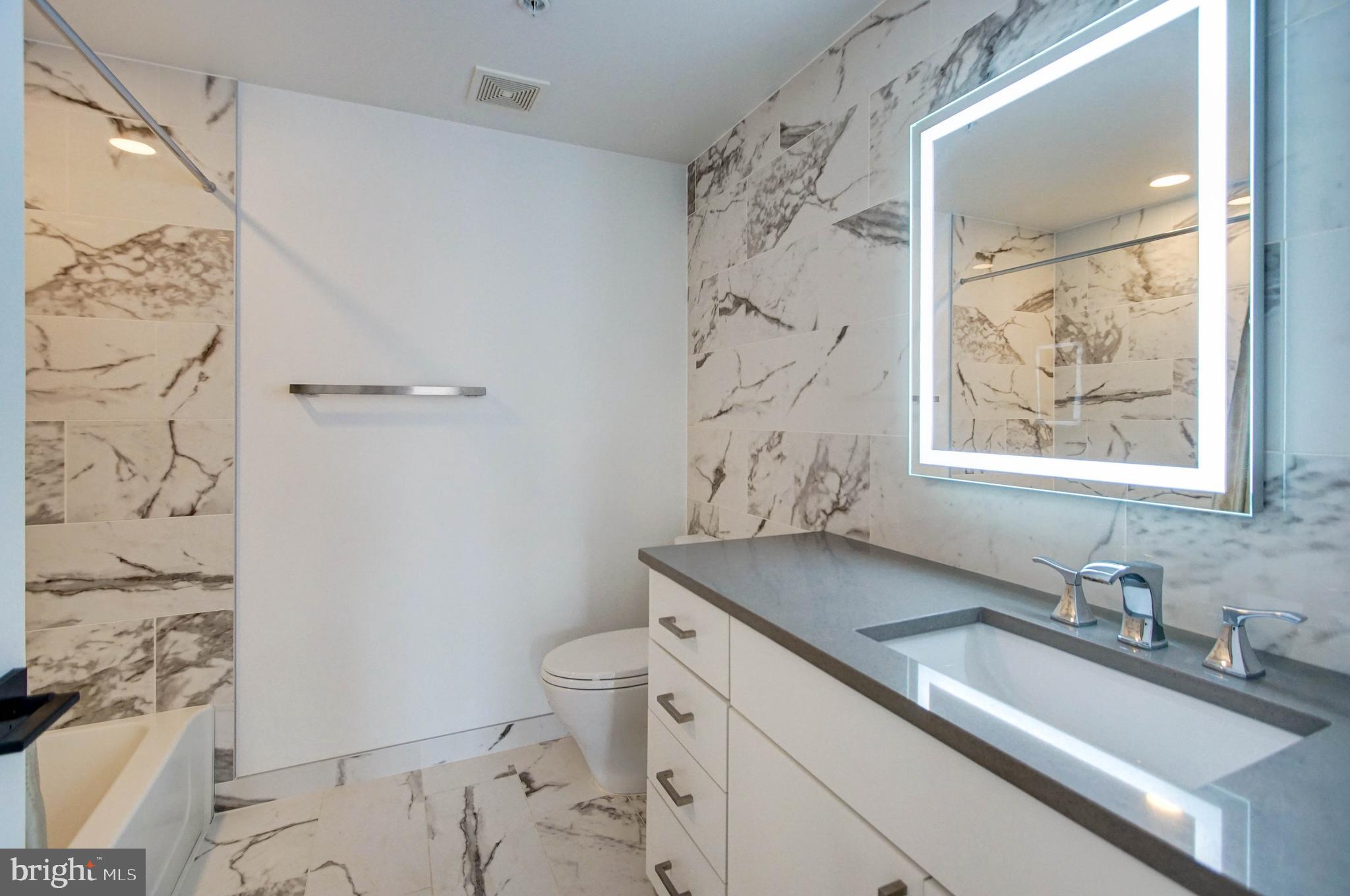 1245 N Pierce STREET Unit: 6