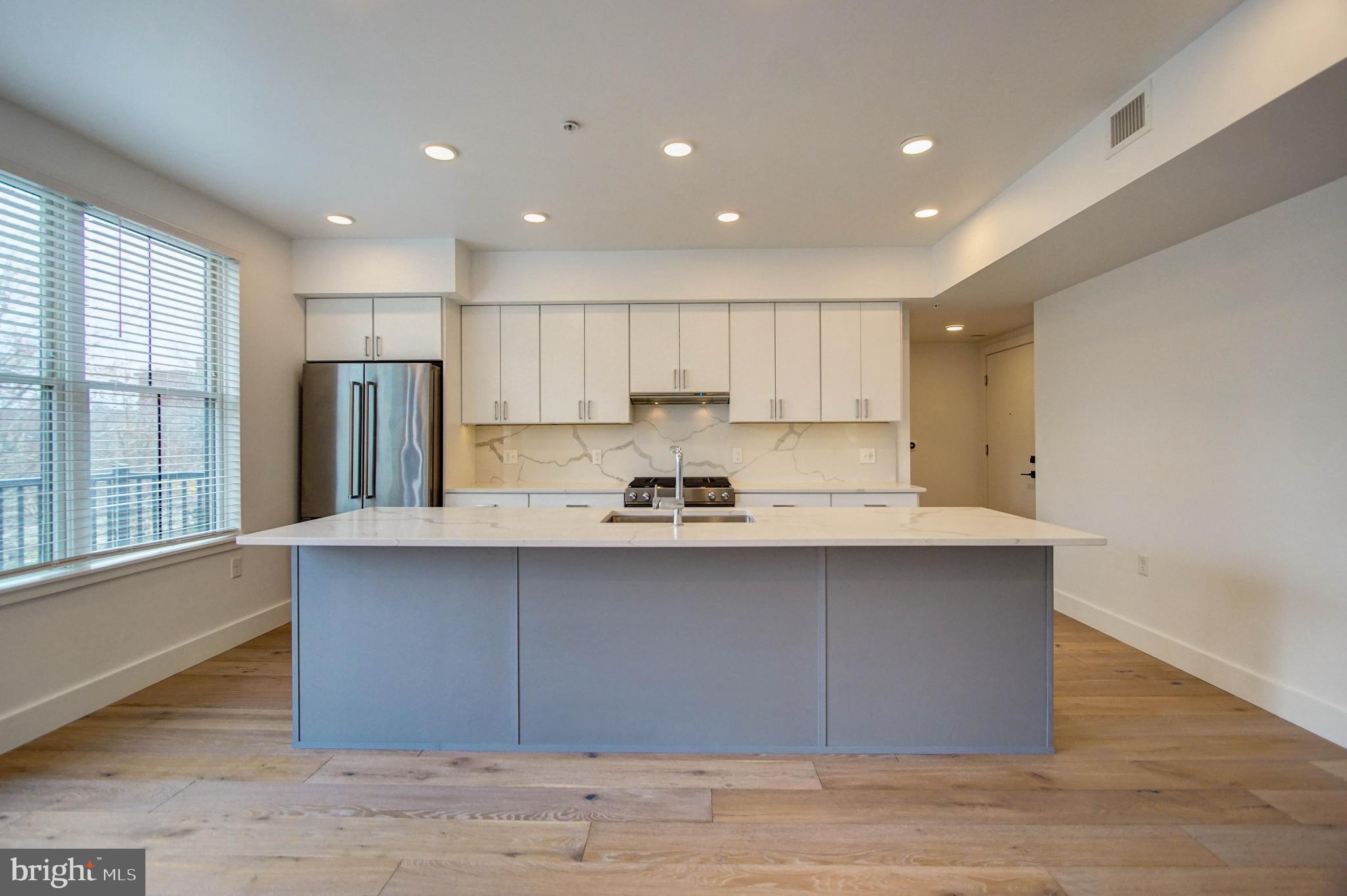 1245 N Pierce STREET Unit: 6