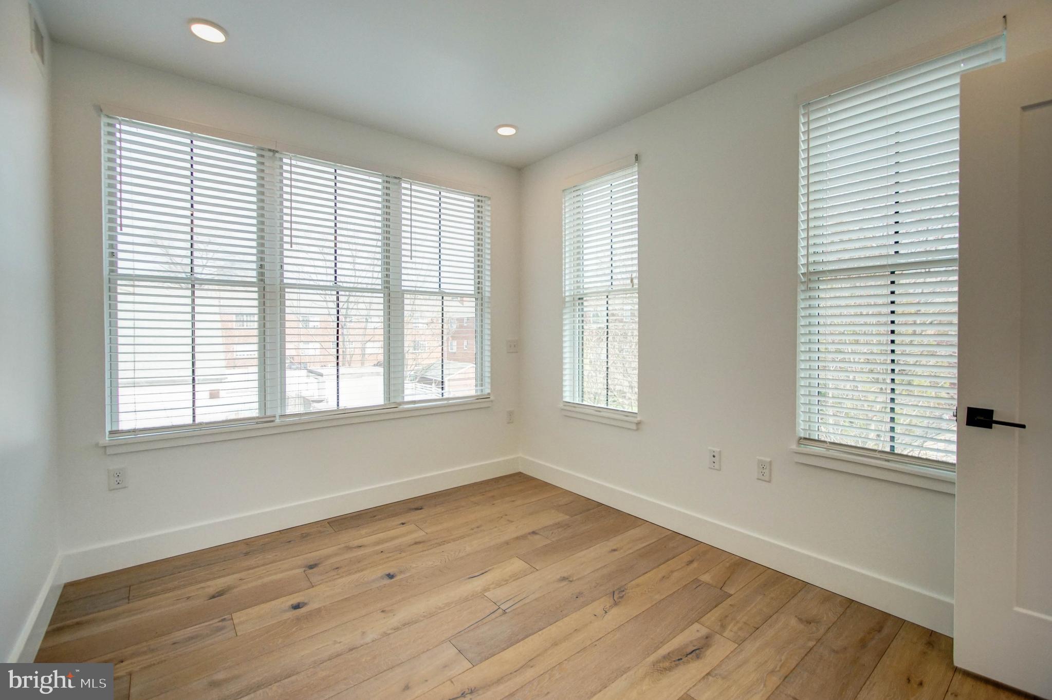 1245 N Pierce STREET Unit: 6