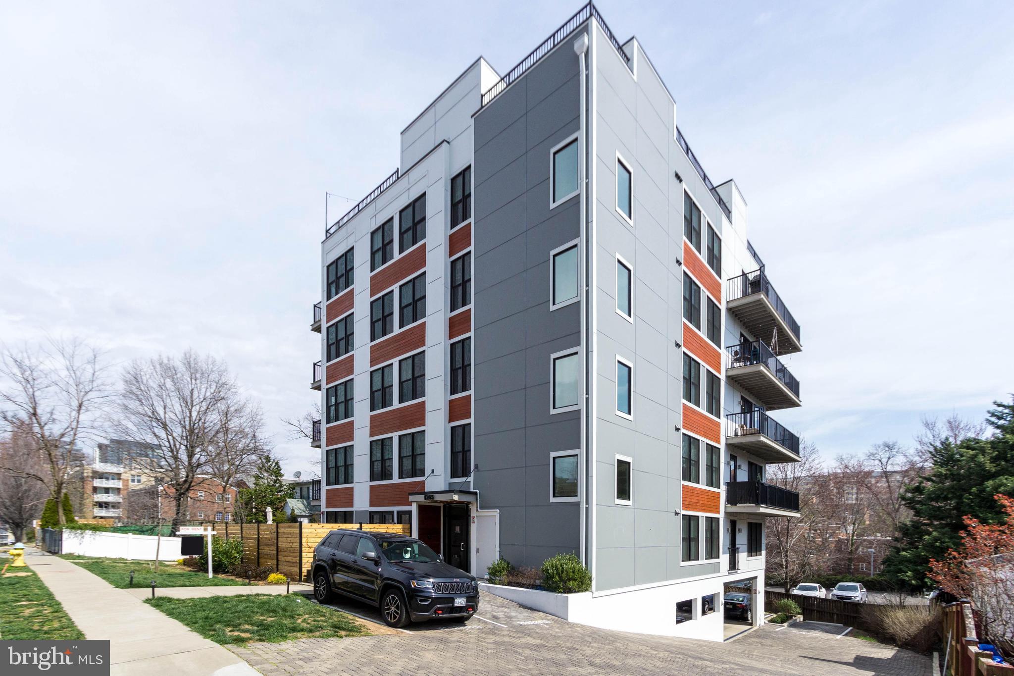 1245 N Pierce STREET Unit: 6