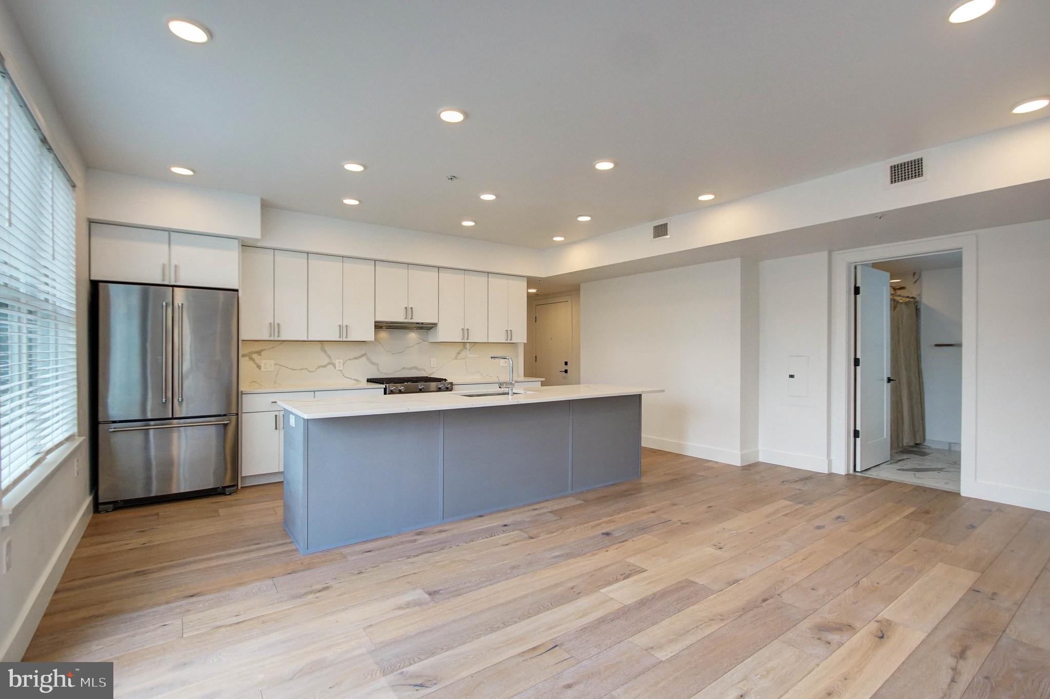 1245 N Pierce STREET Unit: 6