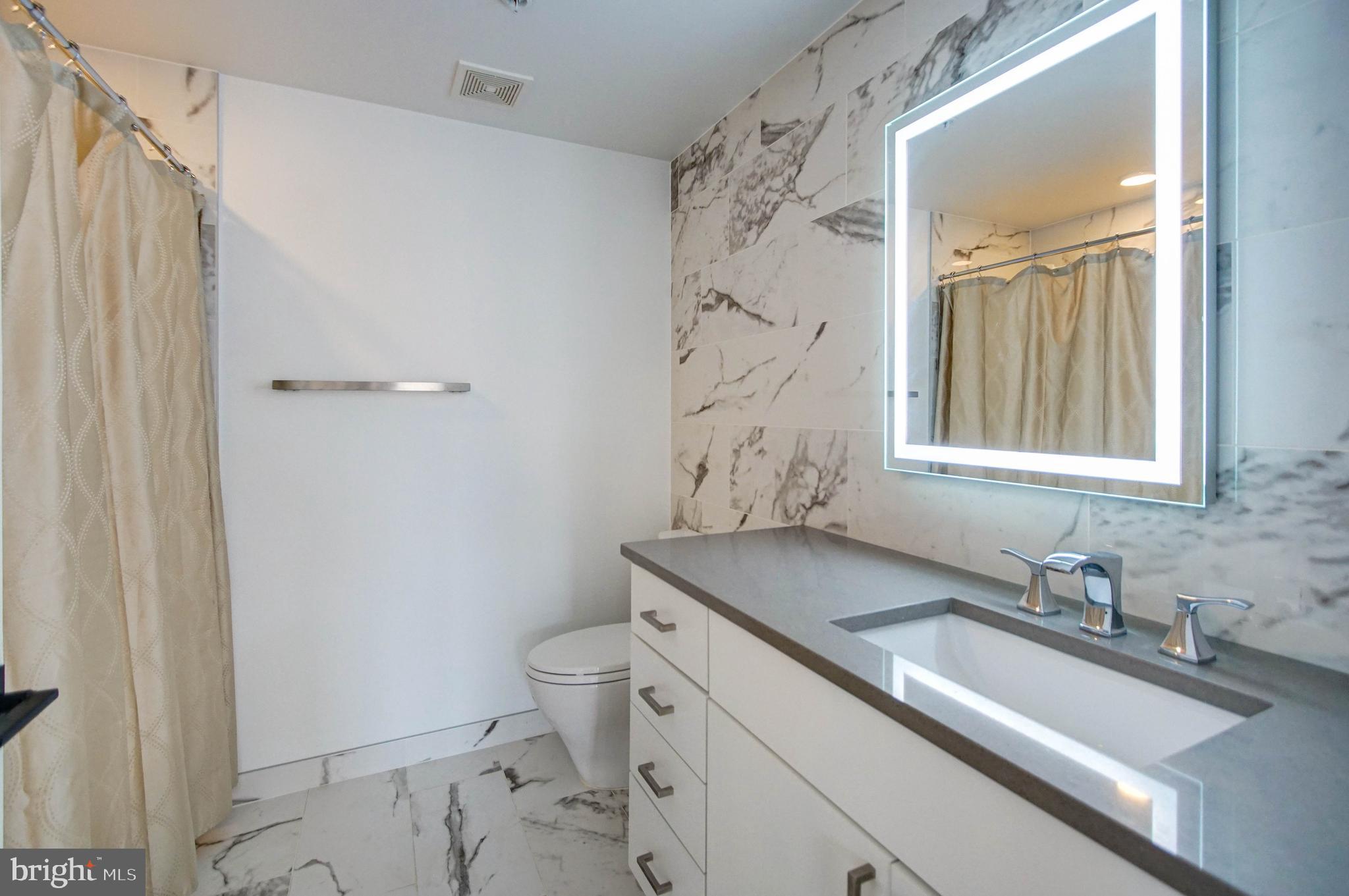 1245 N Pierce STREET Unit: 6