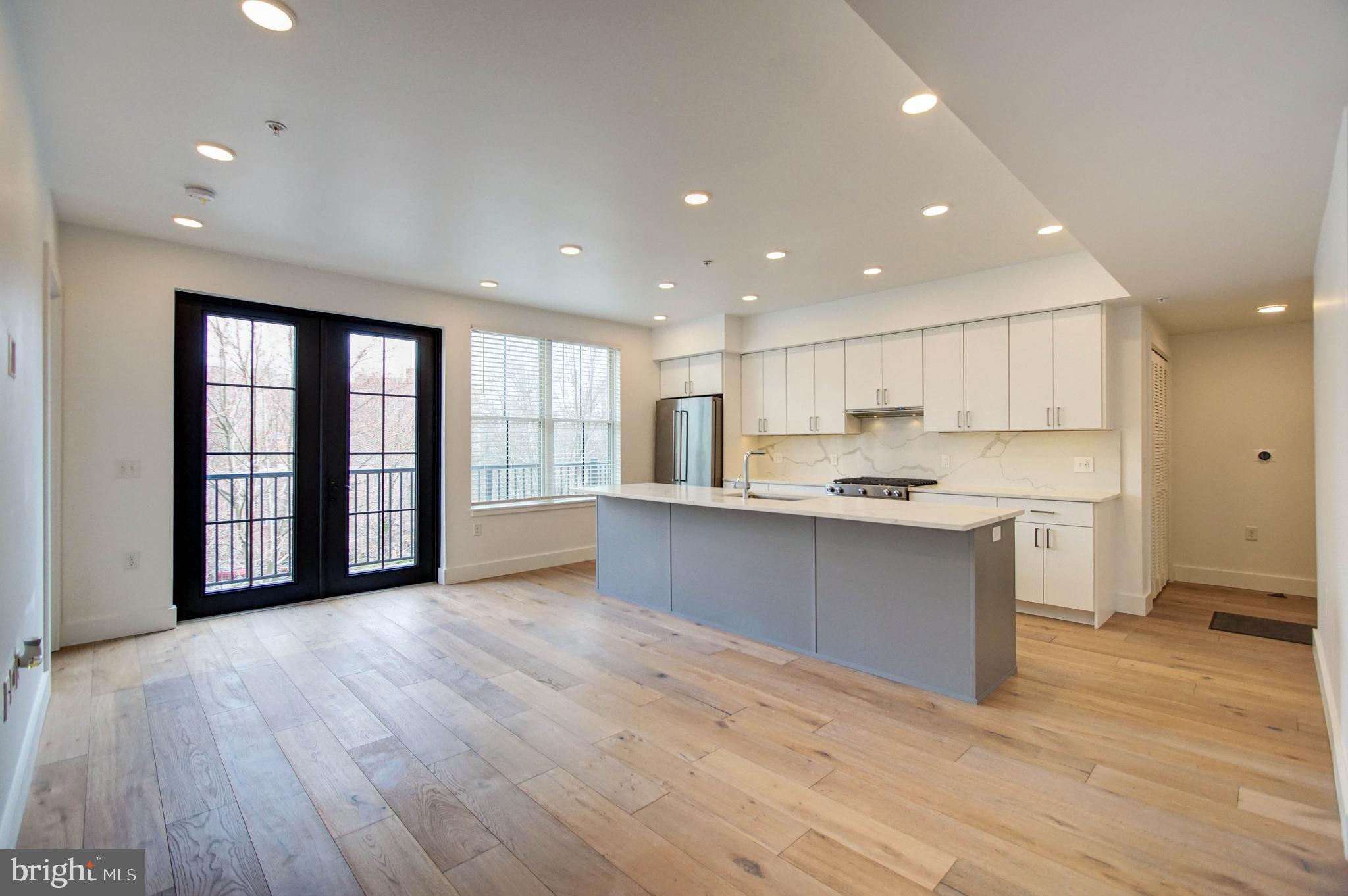 1245 N Pierce STREET Unit: 6