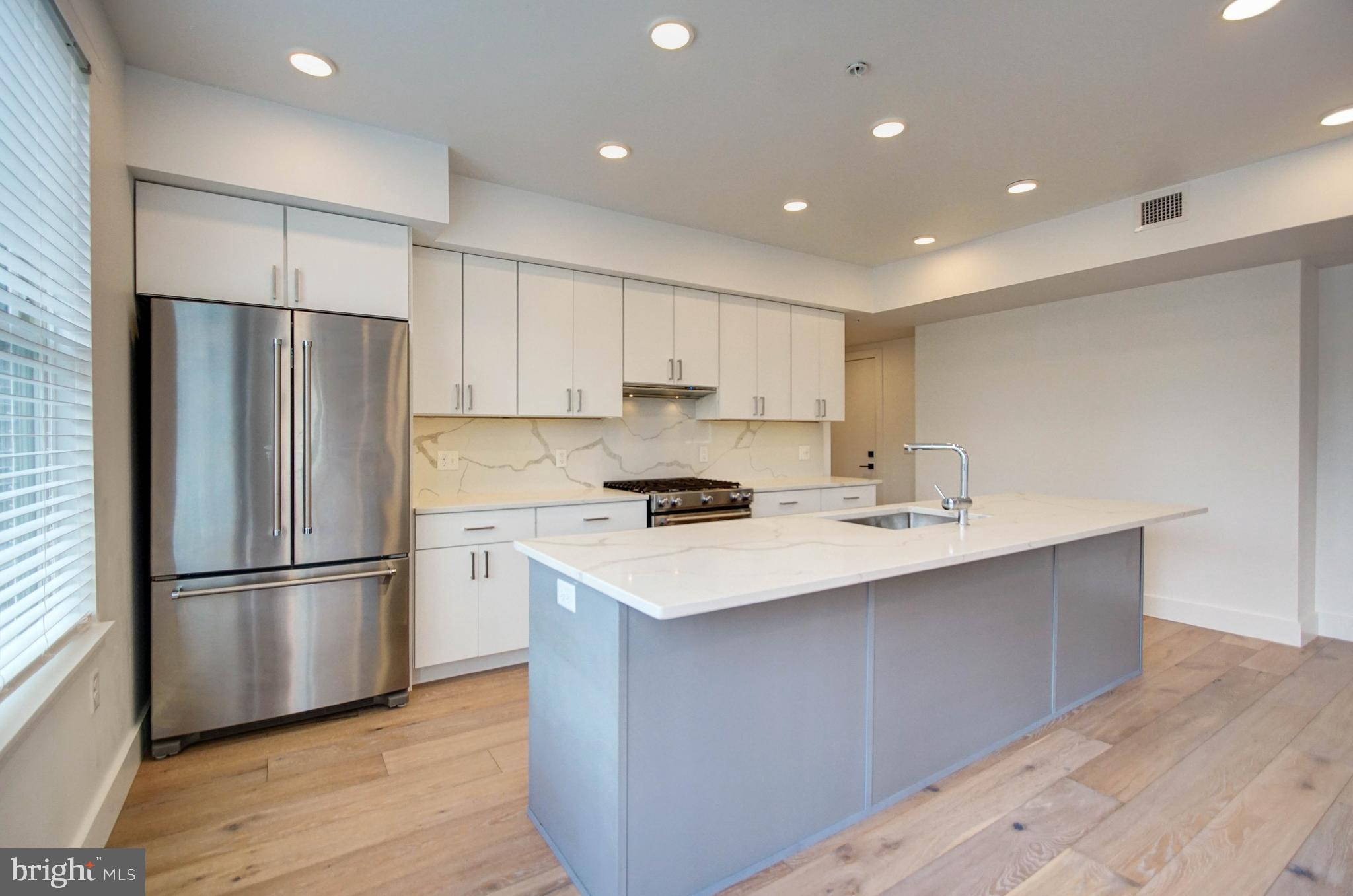 1245 N Pierce STREET Unit: 6