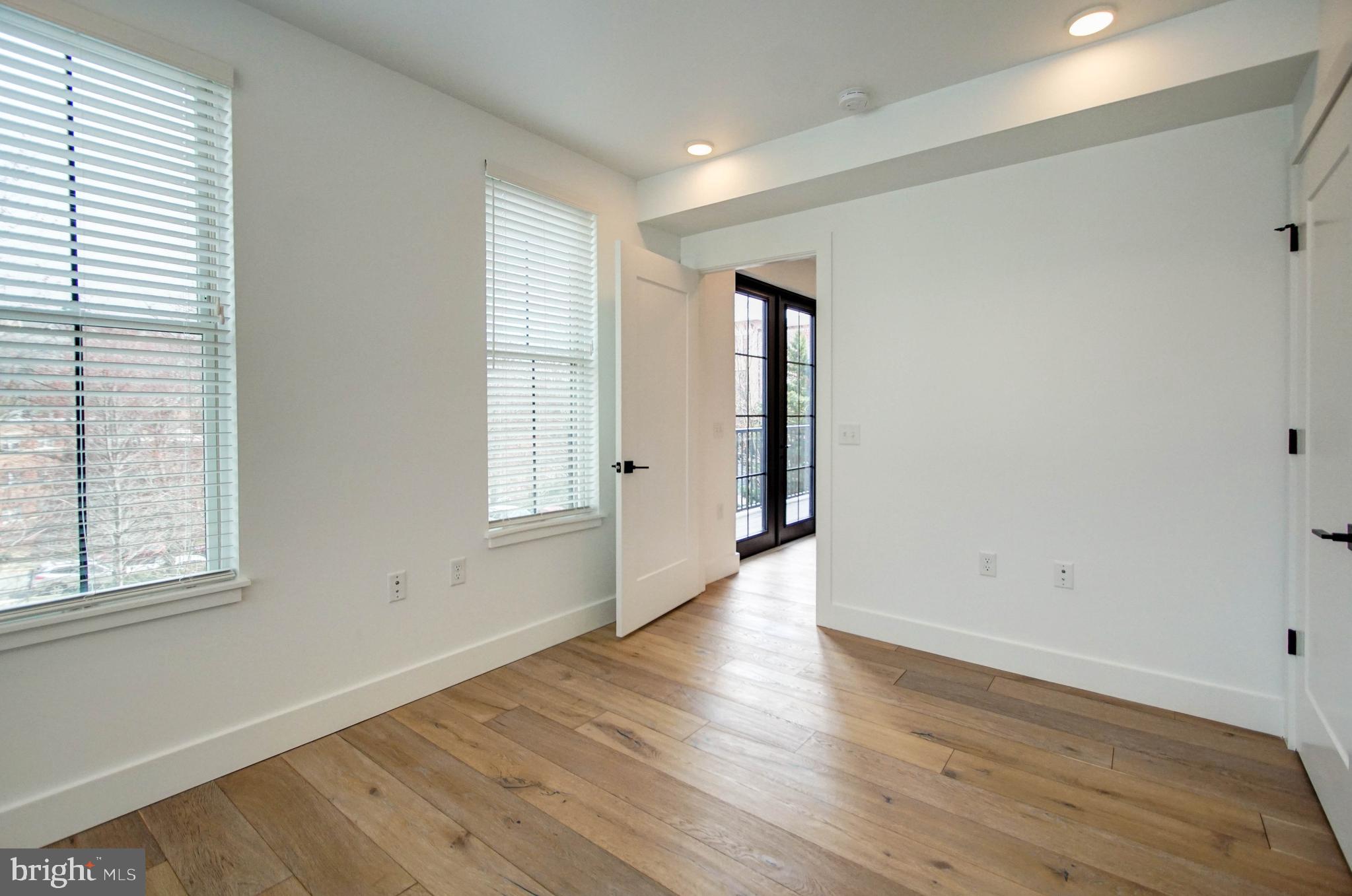 1245 N Pierce STREET Unit: 6