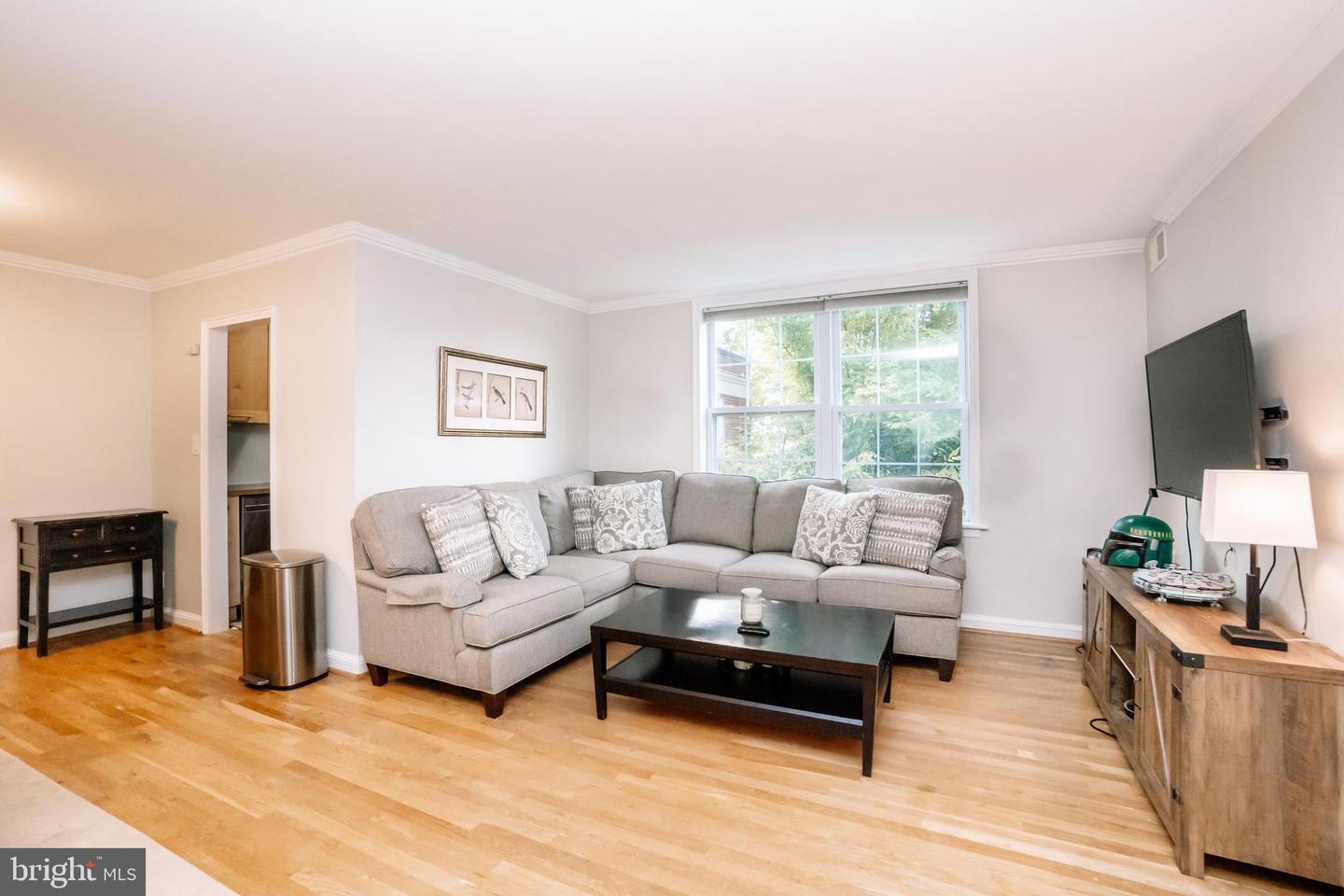 26 S Old Glebe ROAD Unit: 305-B