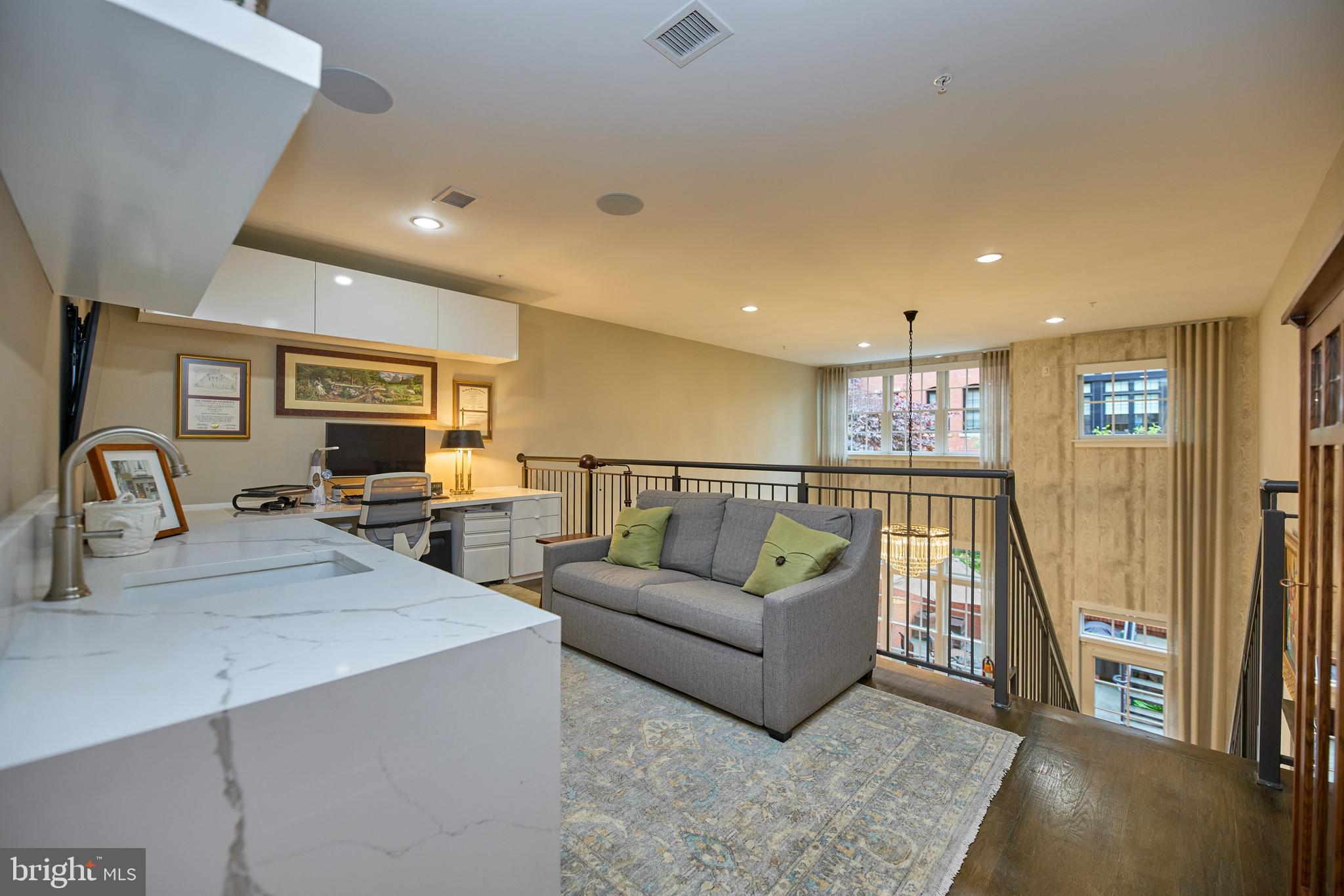 1610 N Queen St #251