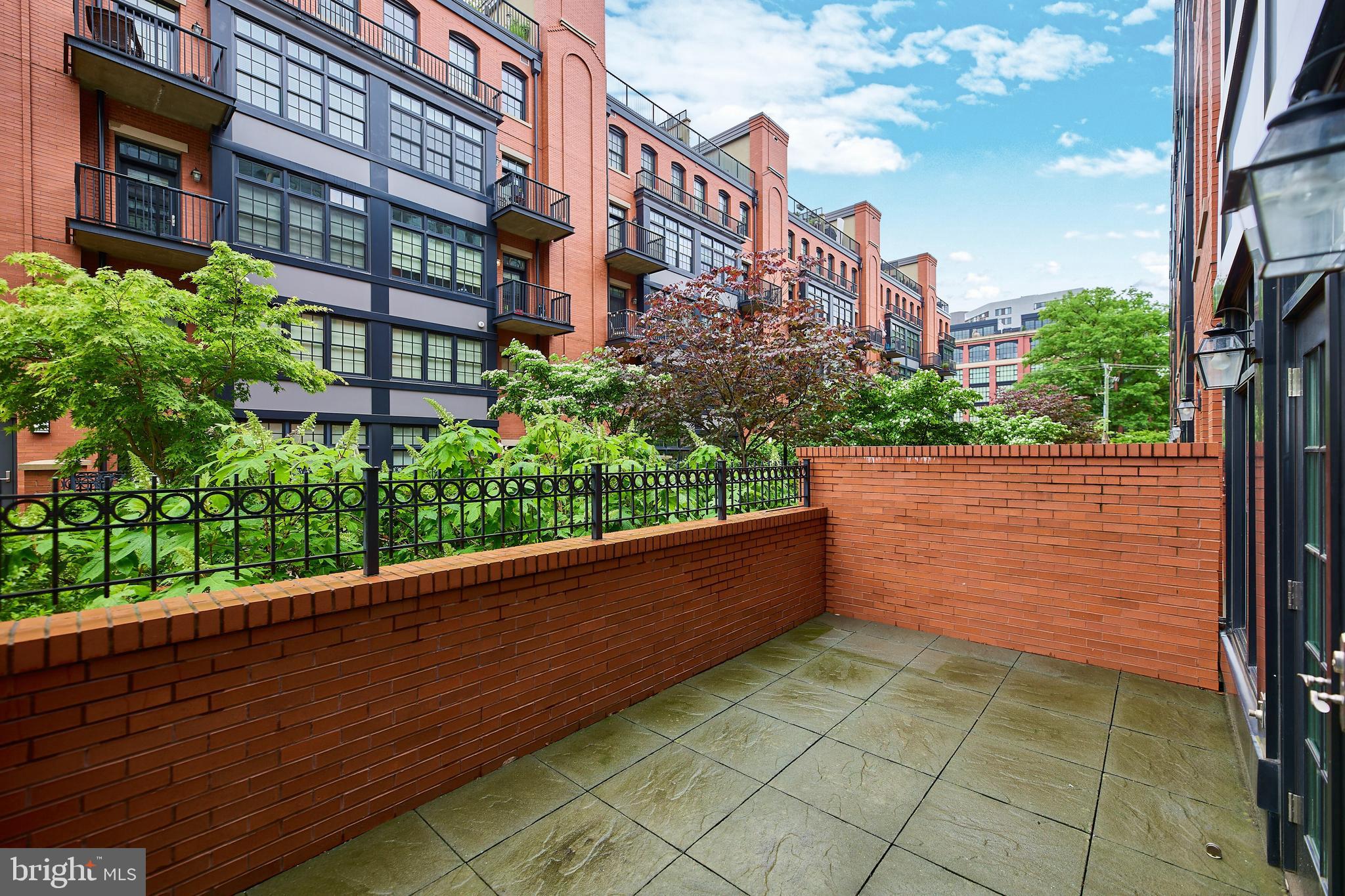 1610 N Queen St #251
