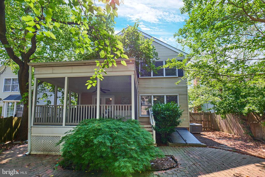 31 N HIGHLAND ST
