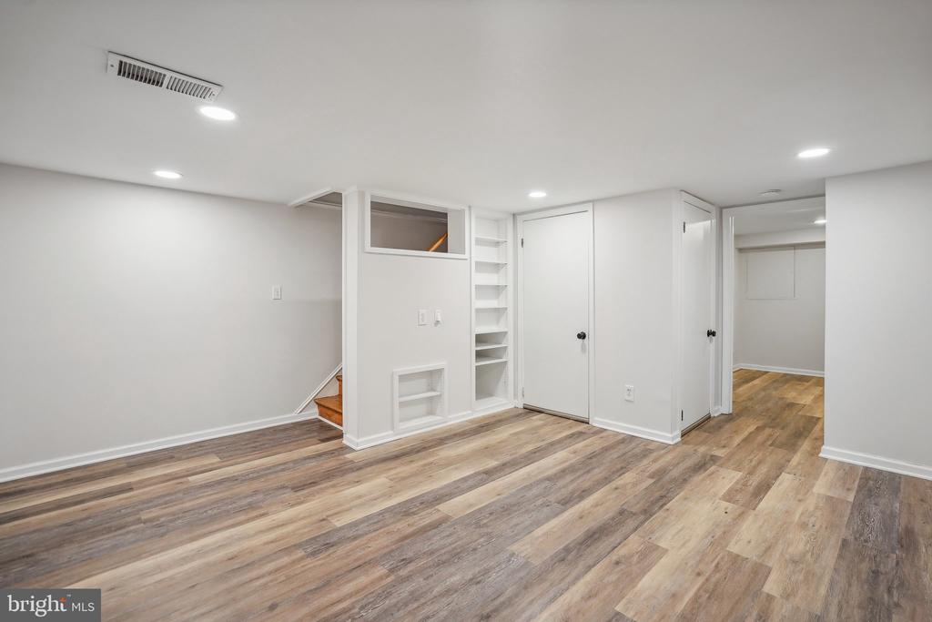 4245 32nd Rd S