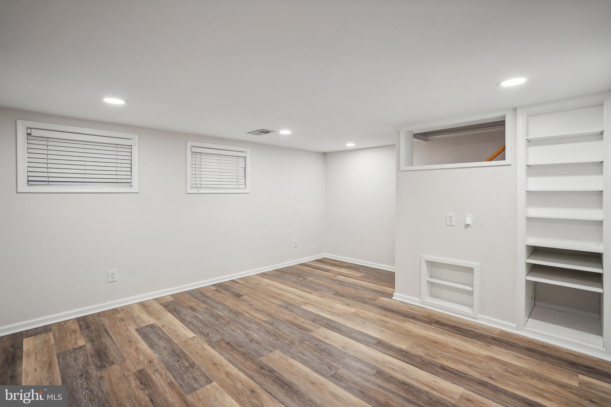 4245 32nd Rd S
