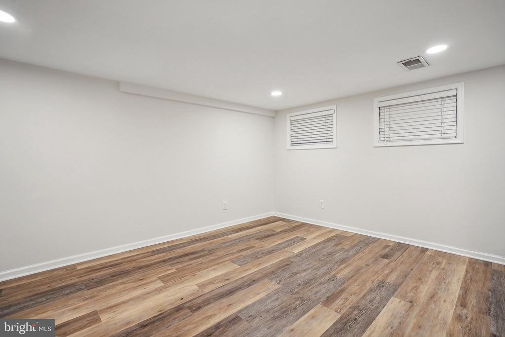 4245 32nd Rd S