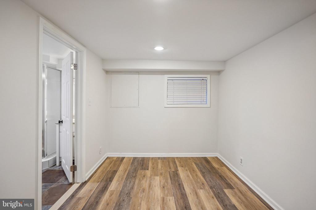 4245 32nd Rd S