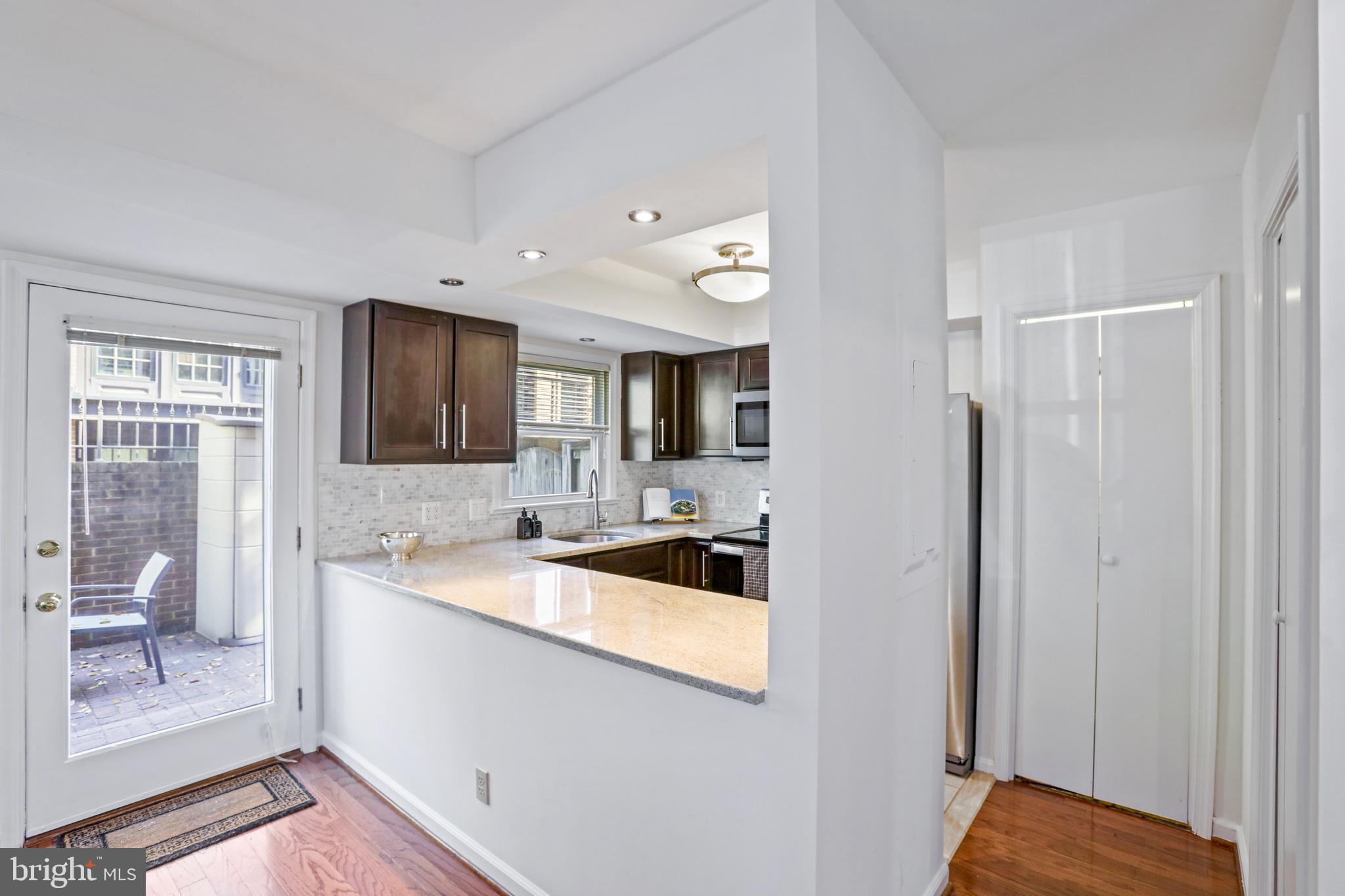 4806 Fairfax Dr #5
