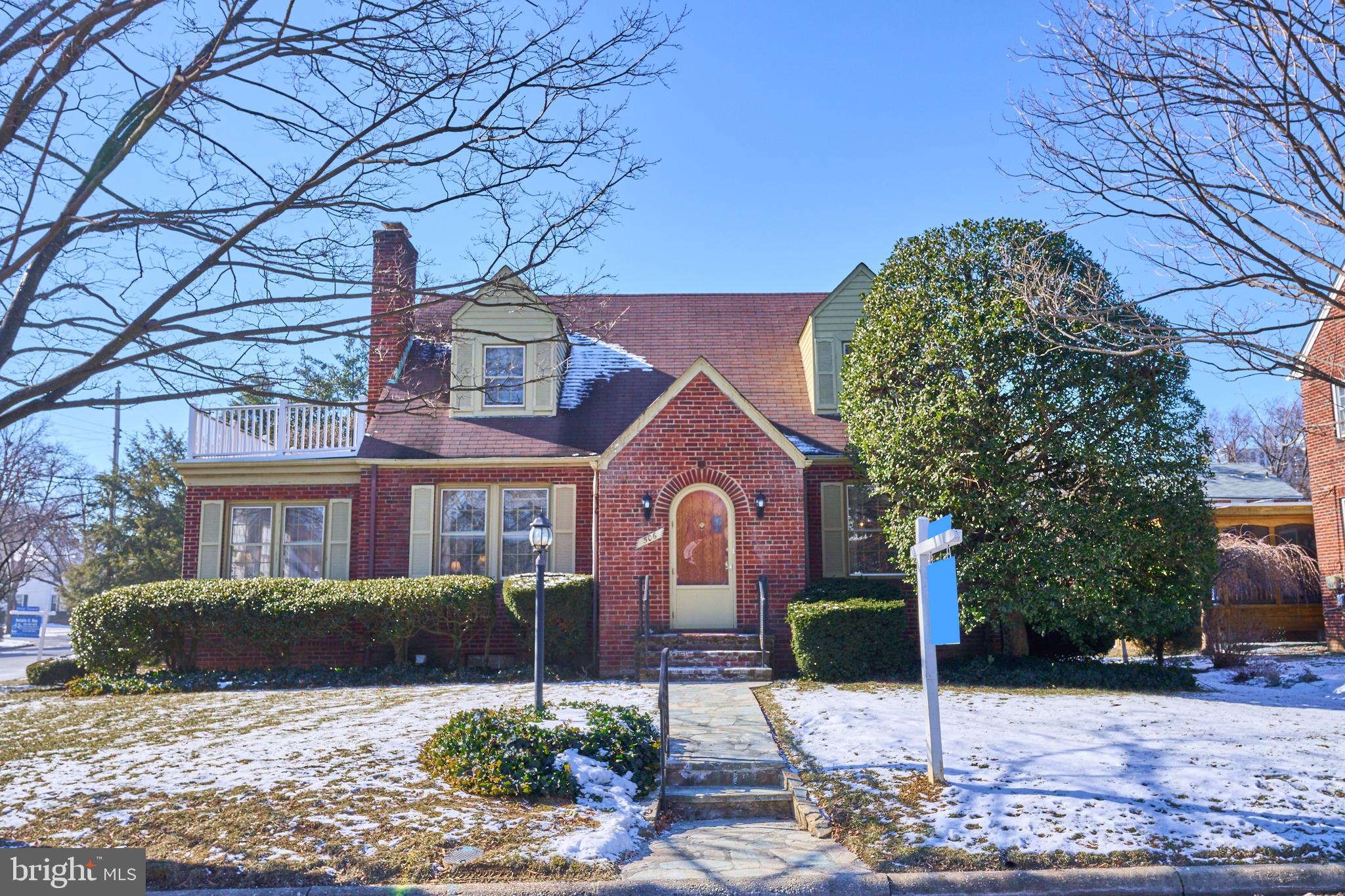 506 N Oakland St