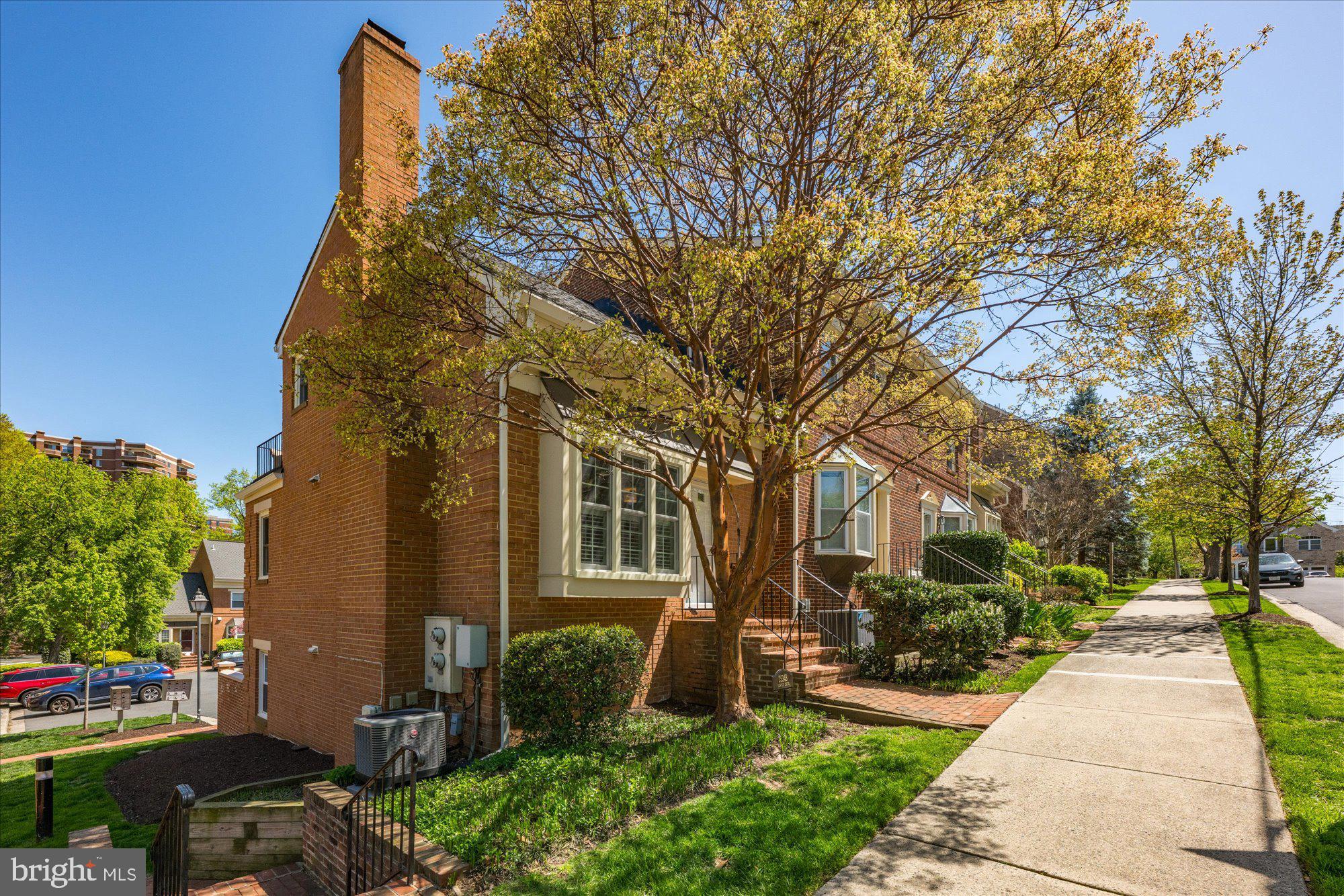 2534 FAIRFAX DRIVE 5BII