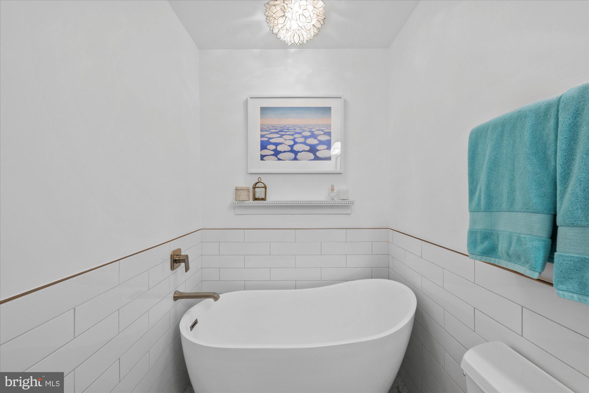 2534 FAIRFAX DRIVE 5BII