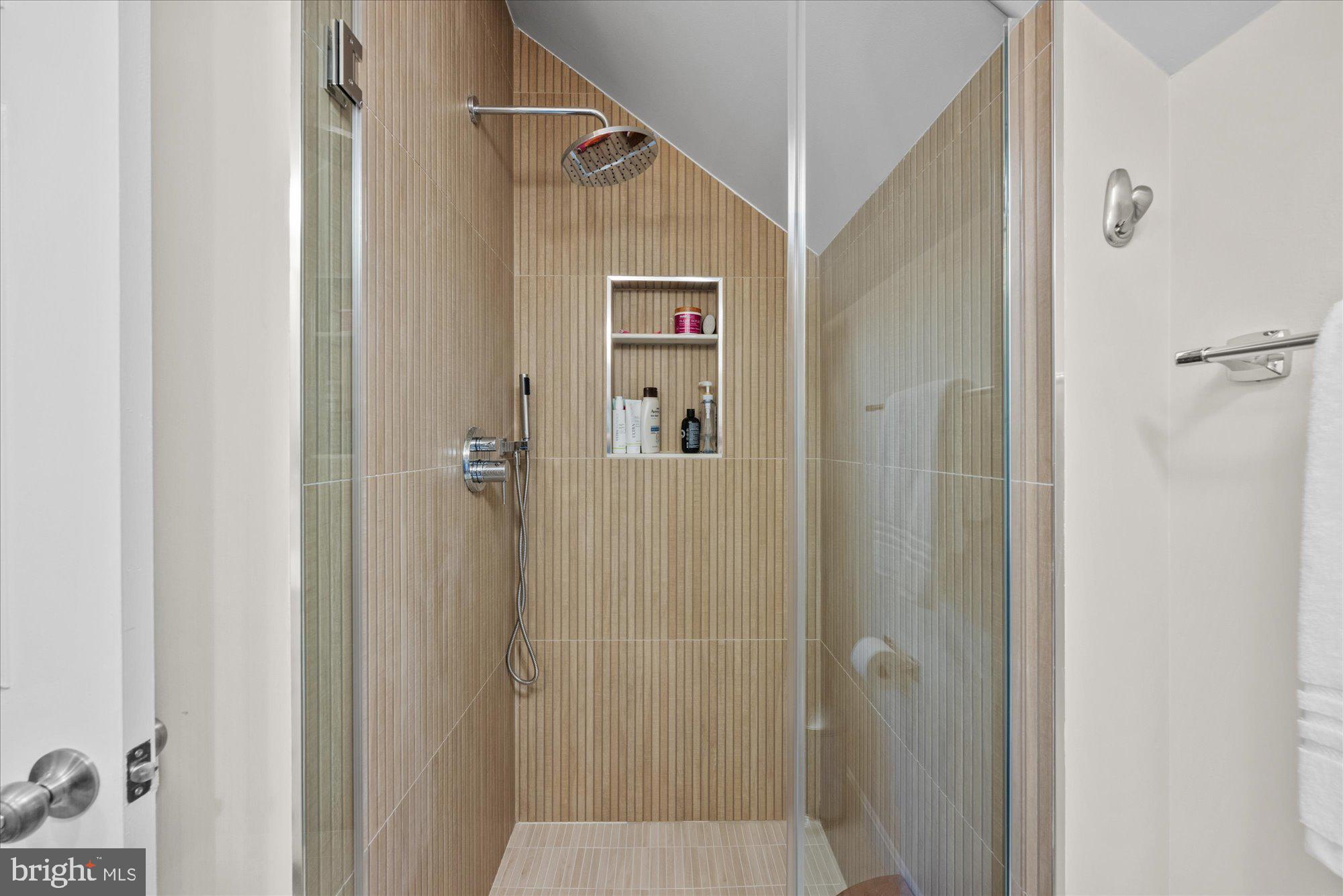 2534 FAIRFAX DRIVE 5BII