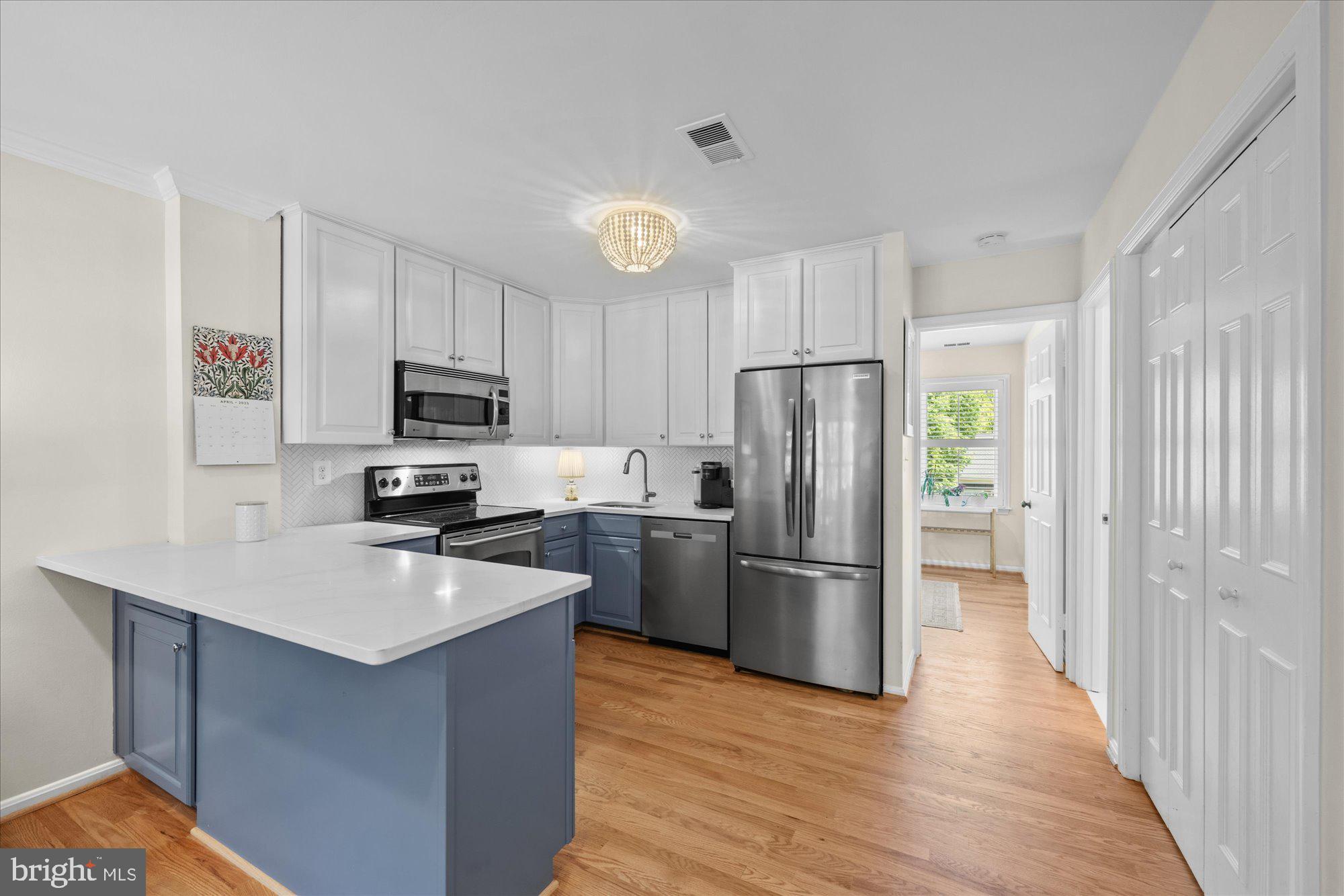 2534 FAIRFAX DRIVE 5BII