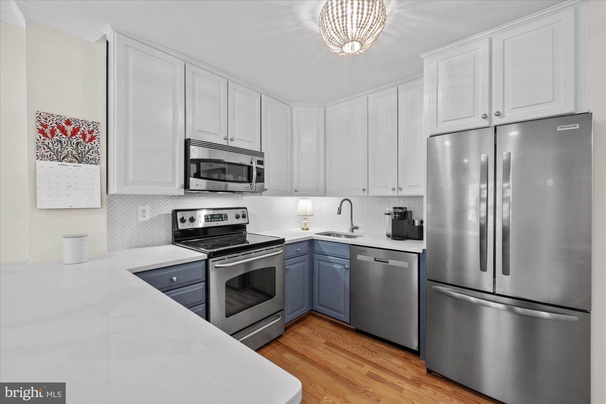 2534 FAIRFAX DRIVE 5BII