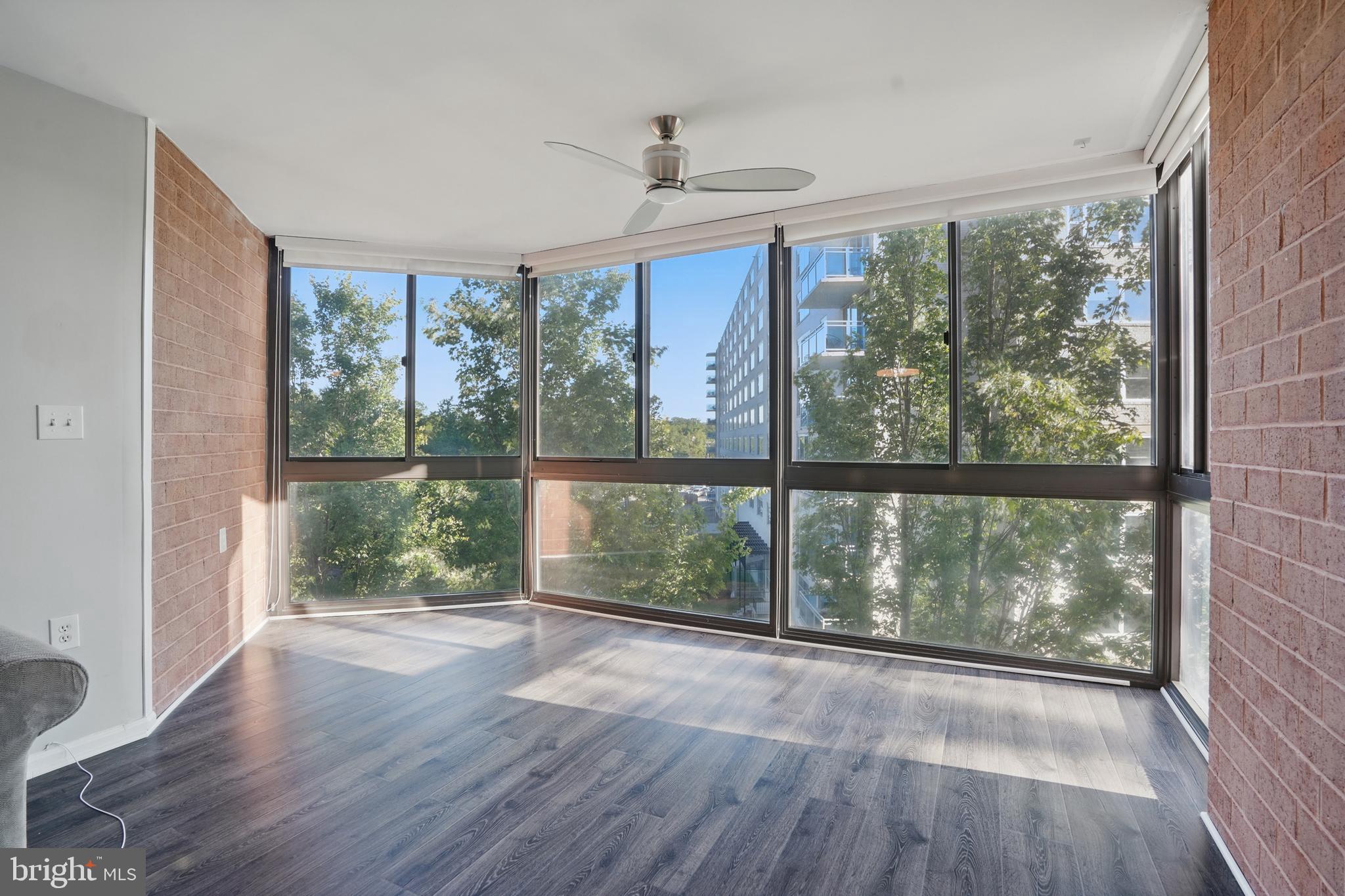 1001 Randolph St N #523