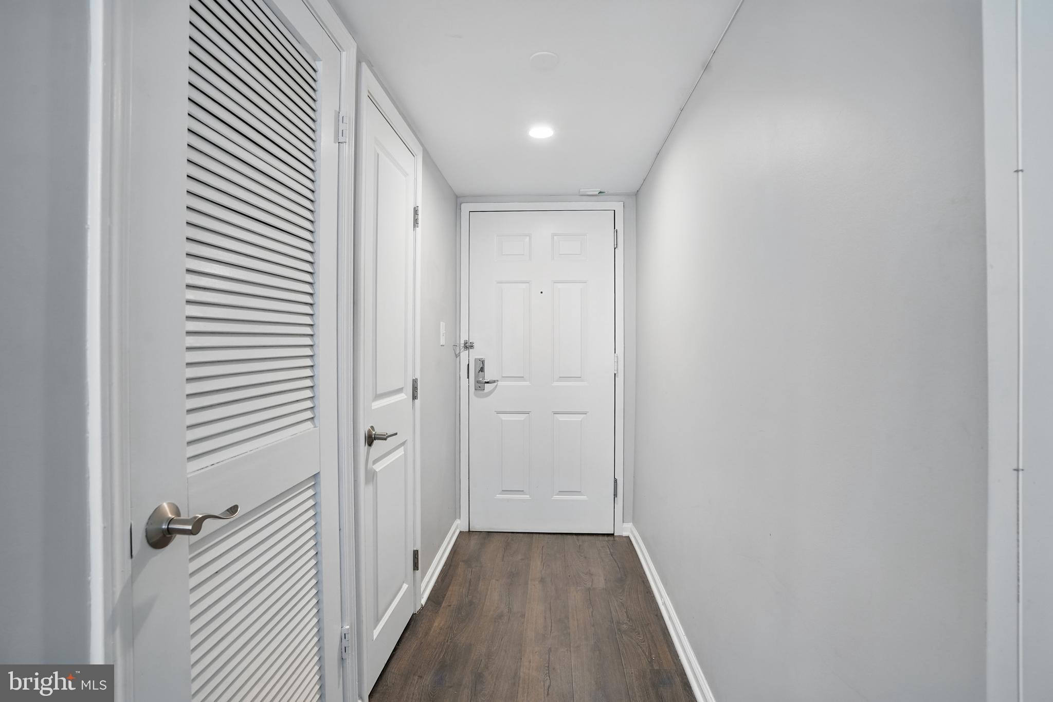 1001 Randolph St N #523