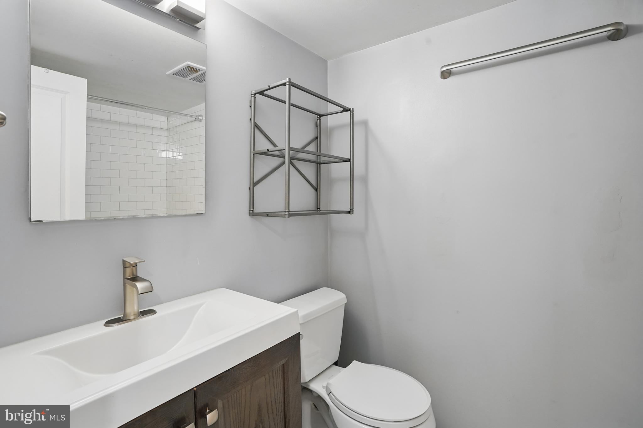 1001 Randolph St N #523