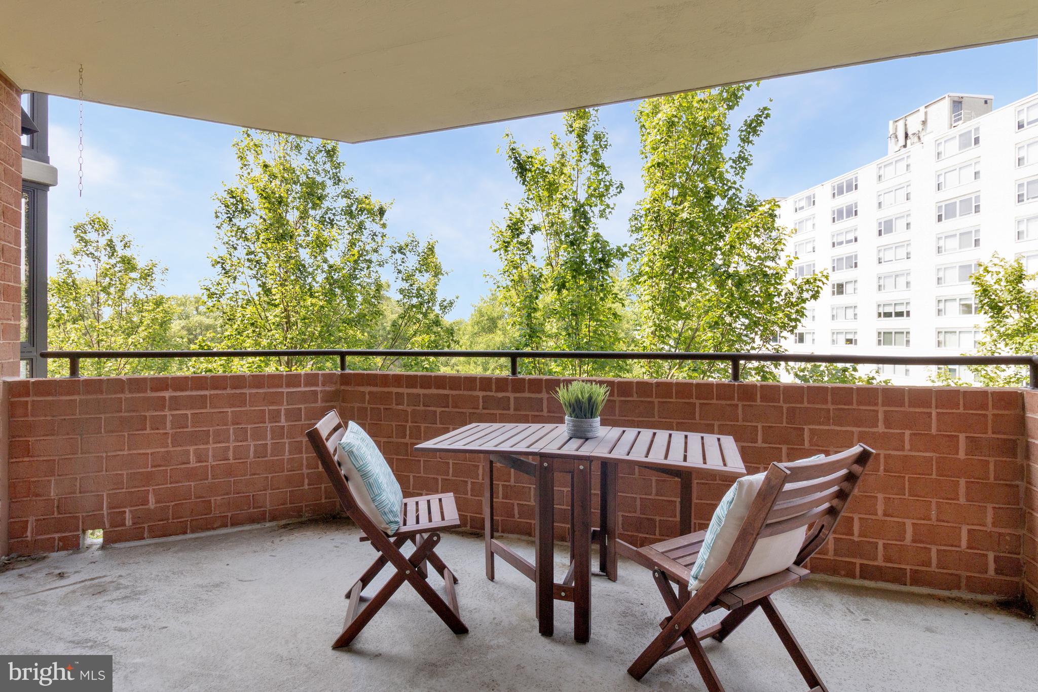 1001 N Randolph St #513