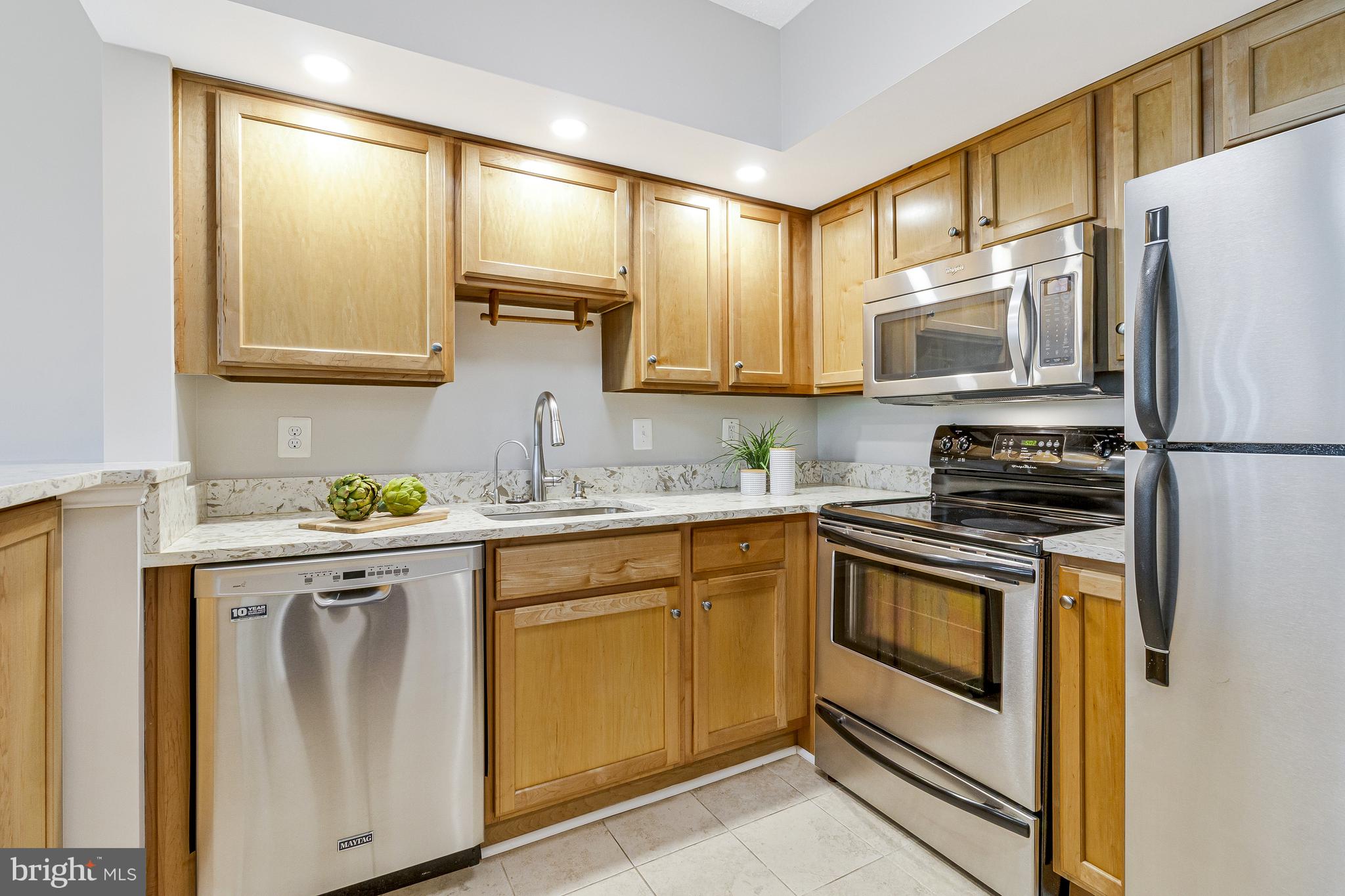 1001 N Randolph St #513