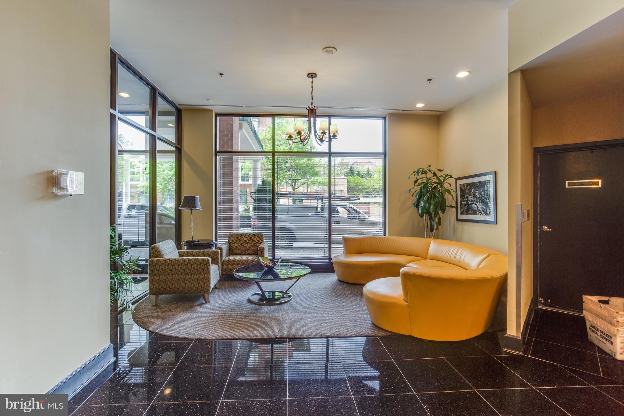 1001 N Randolph St #513