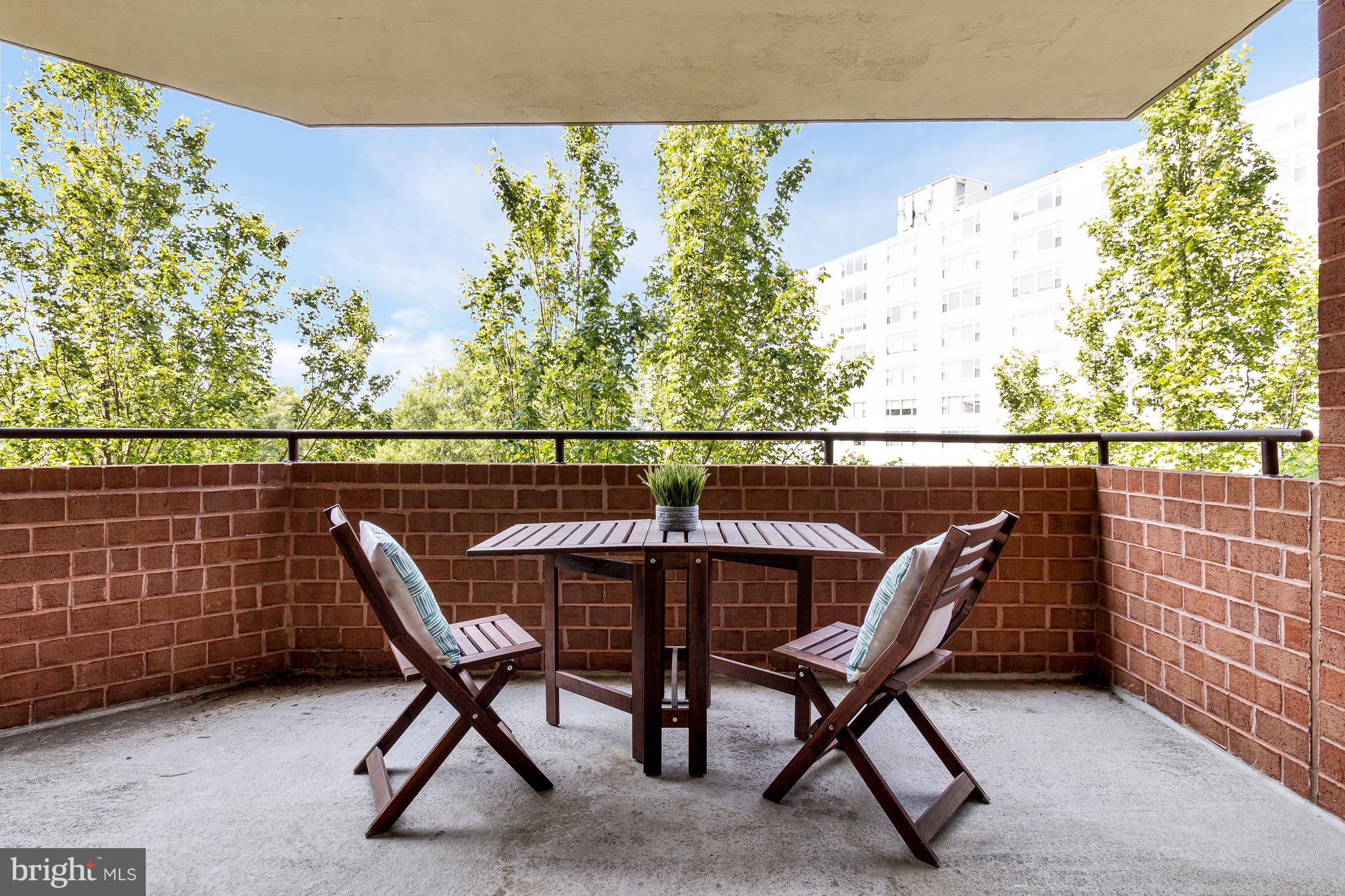 1001 N Randolph St #513